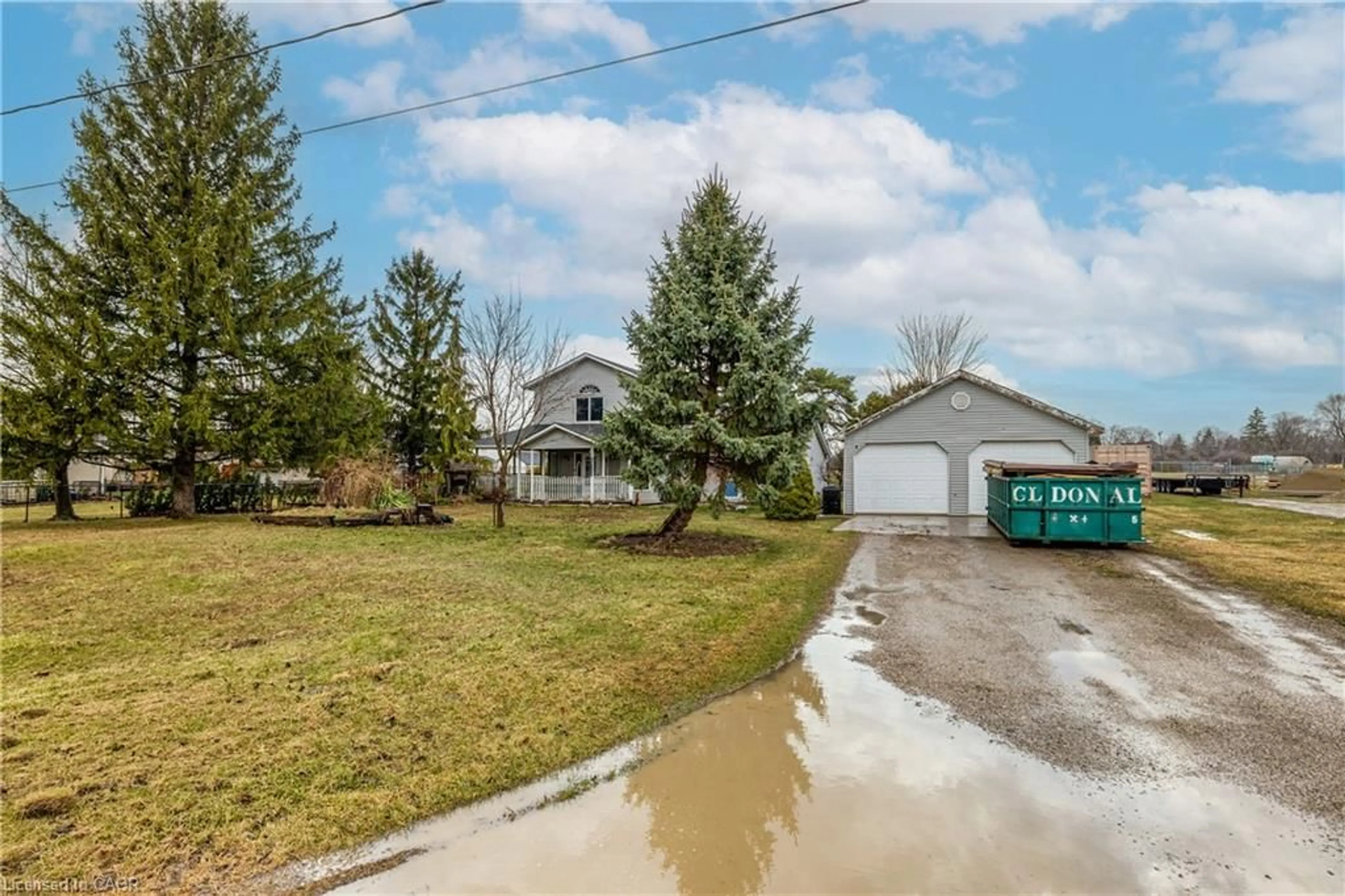 A pic from outside/outdoor area/front of a property/back of a property/a pic from drone, street for 527 Bond St, Watford Ontario N0M 2S0