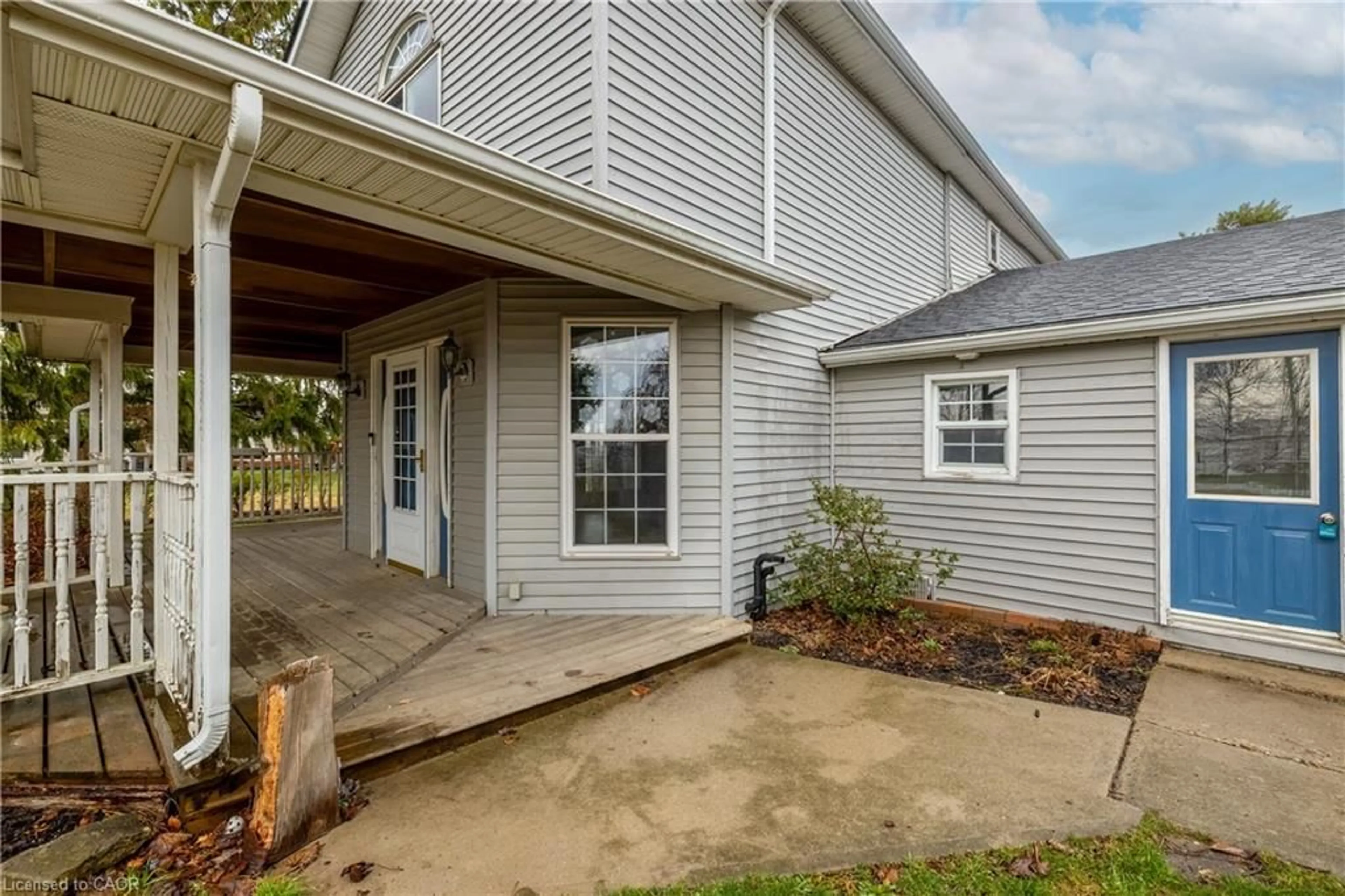 Unknown for 527 Bond St, Watford Ontario N0M 2S0