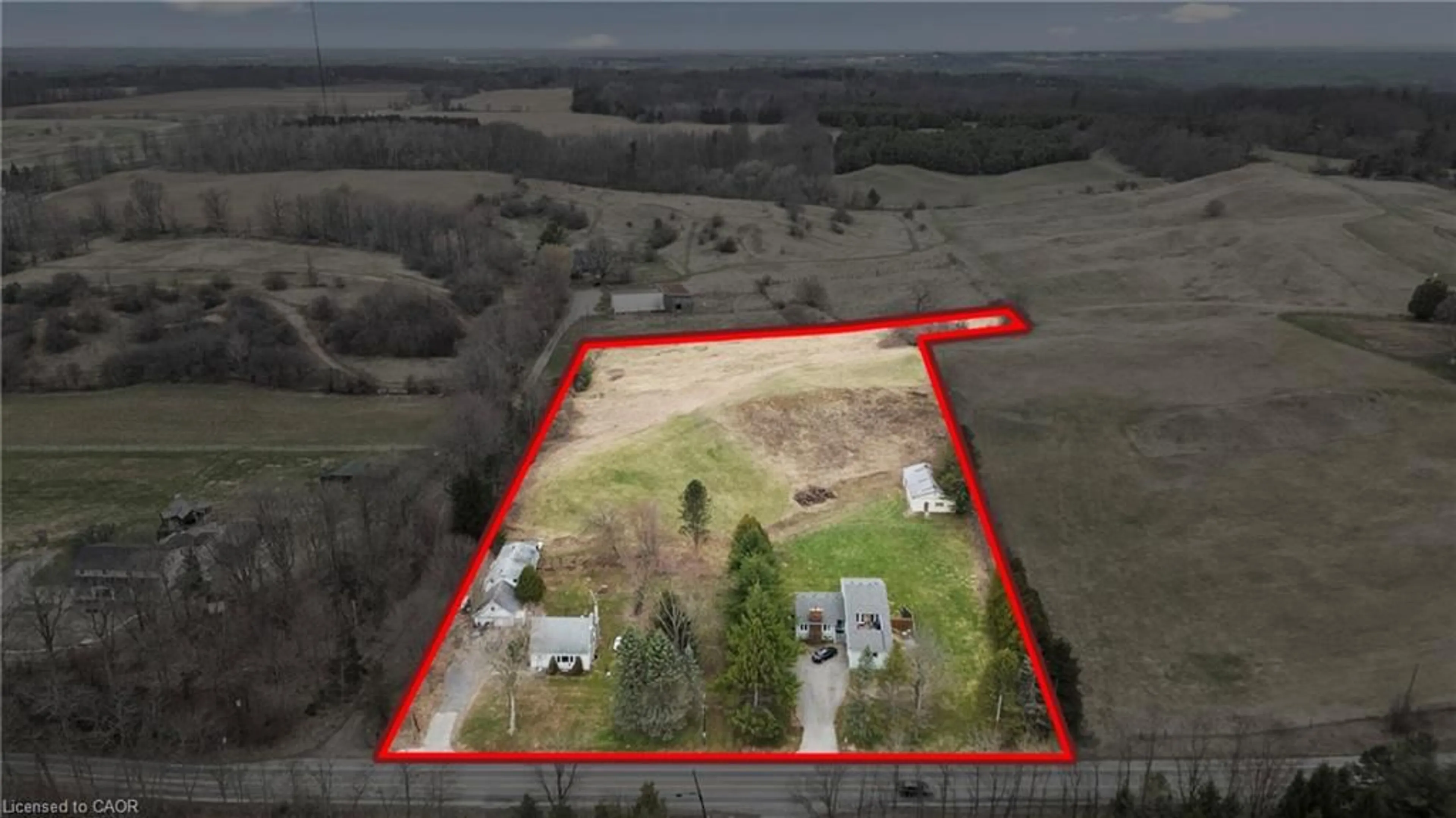 A pic from outside/outdoor area/front of a property/back of a property/a pic from drone, water/lake/river/ocean view for 867 Jerseyville Rd, Ancaster Ontario L0R 1R0