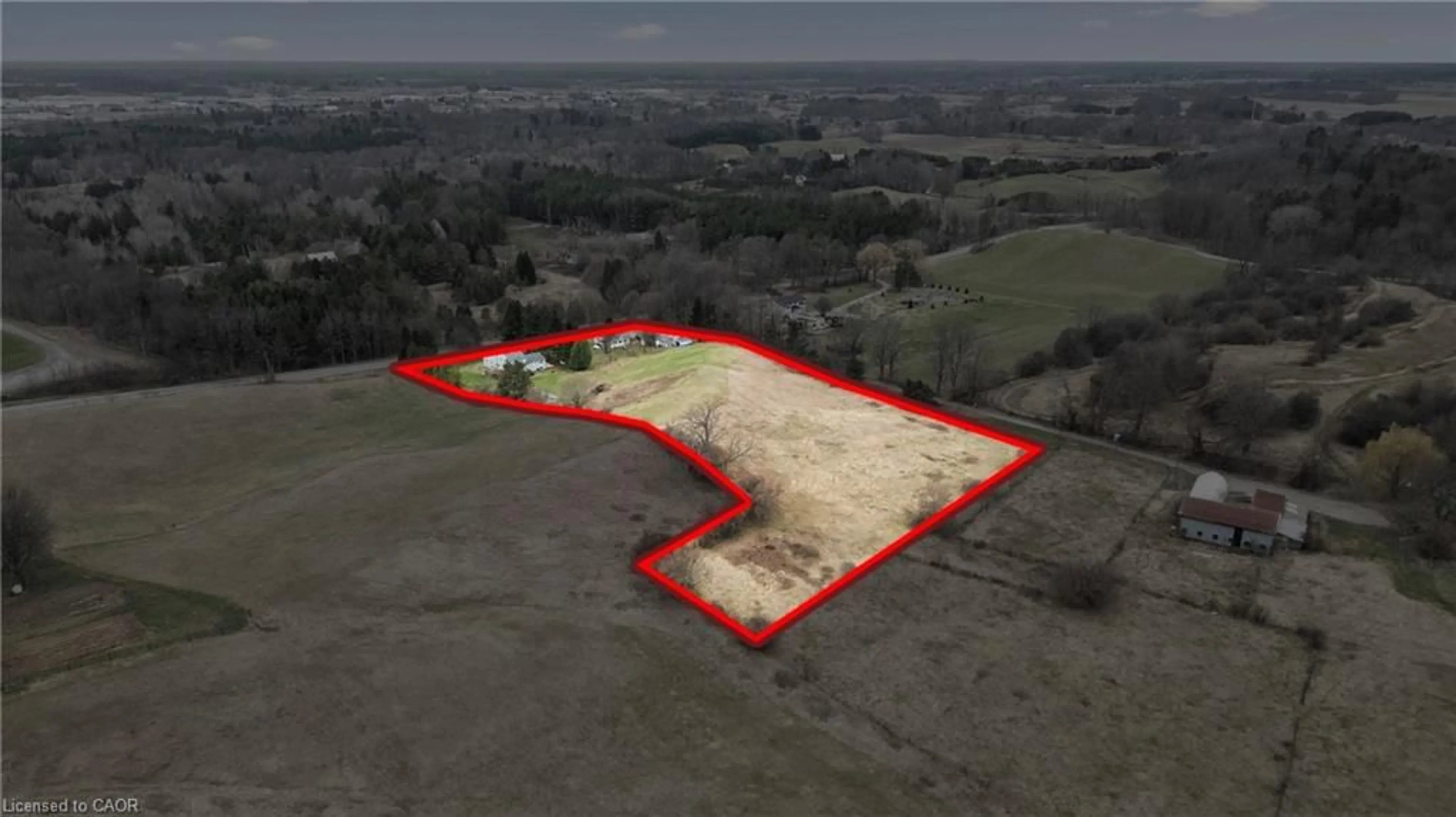 A pic from outside/outdoor area/front of a property/back of a property/a pic from drone, building for 867 Jerseyville Rd, Ancaster Ontario L0R 1R0