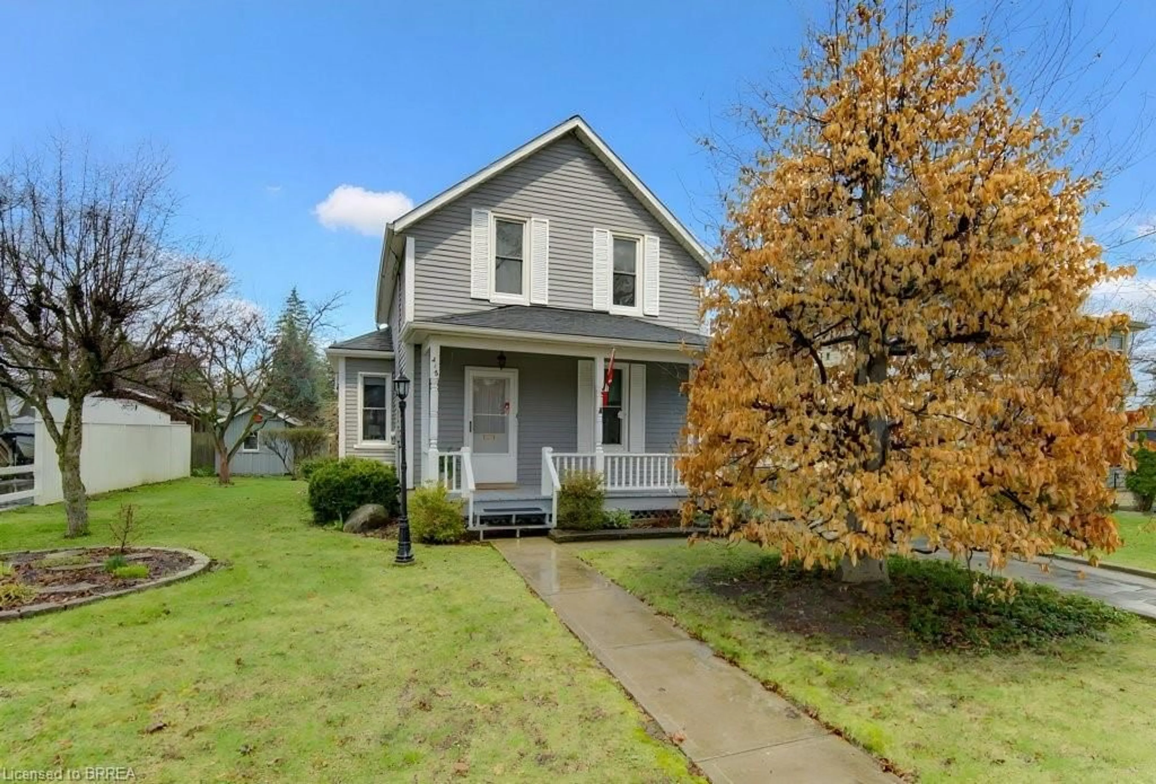 Home with vinyl exterior material, street for 416 Margaret St, Cambridge Ontario N3H 3X7