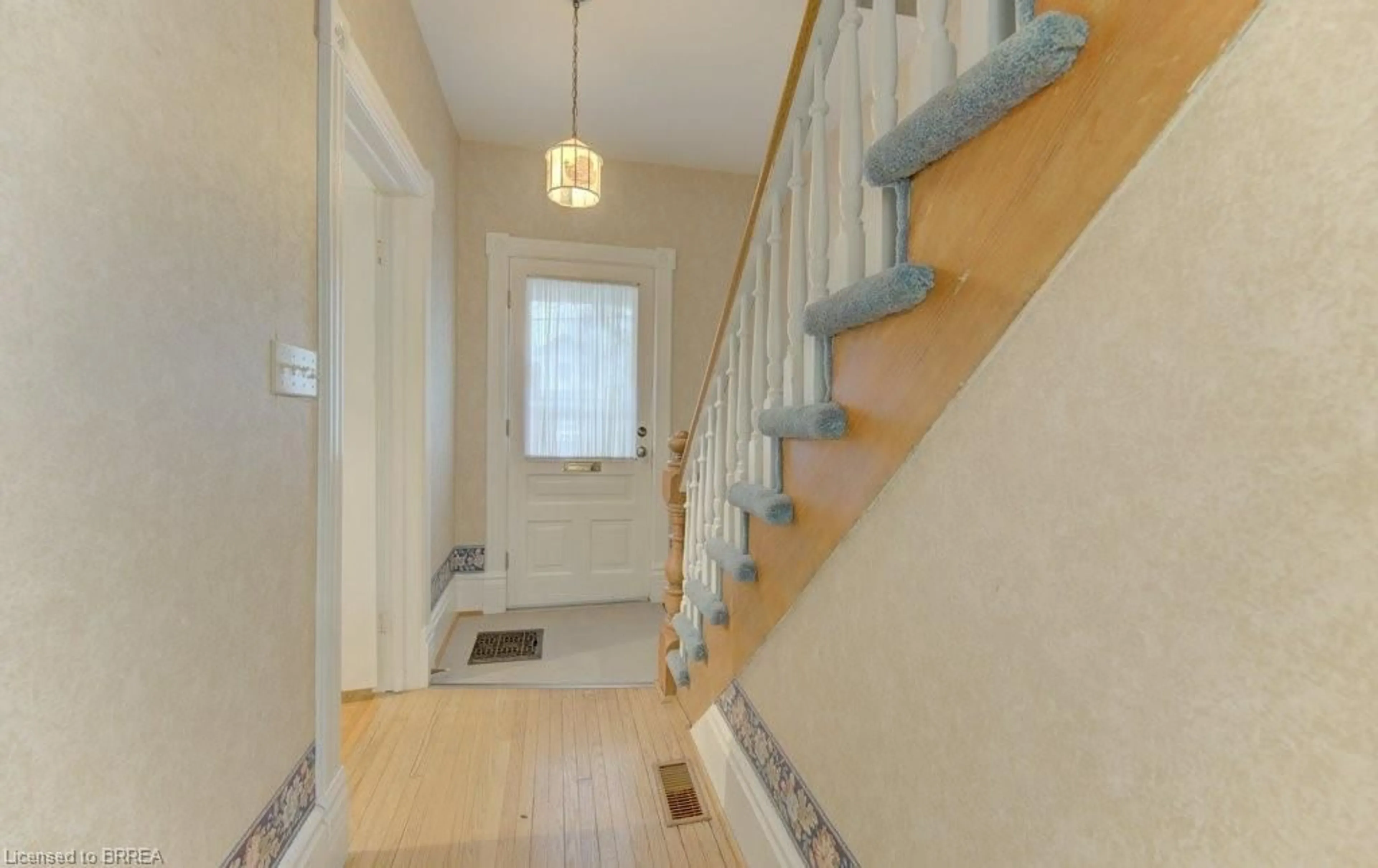 Unknown for 416 Margaret St, Cambridge Ontario N3H 3X7