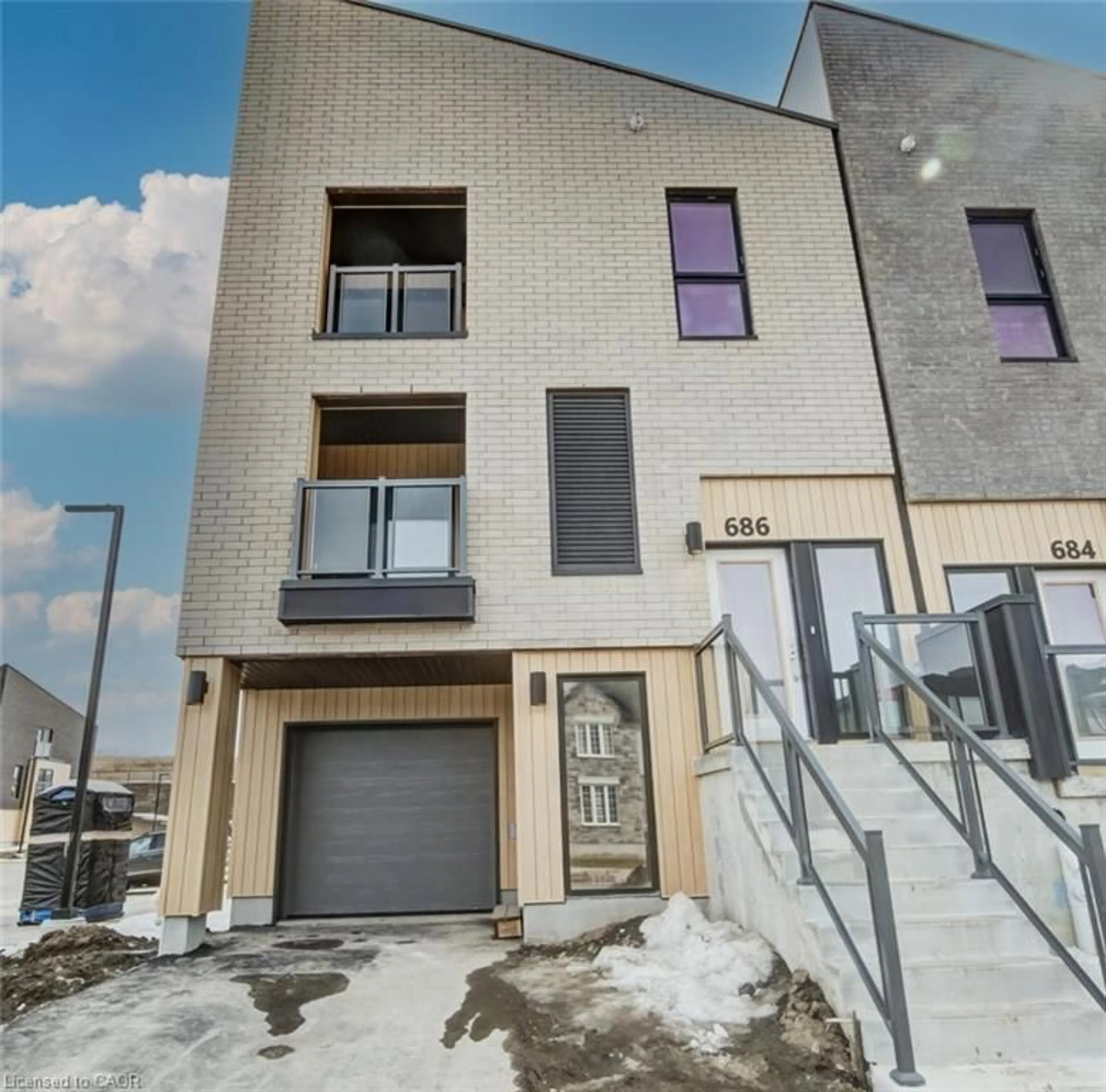 Unknown for 686 Benninger Dr, Kitchener Ontario N2E 0H8