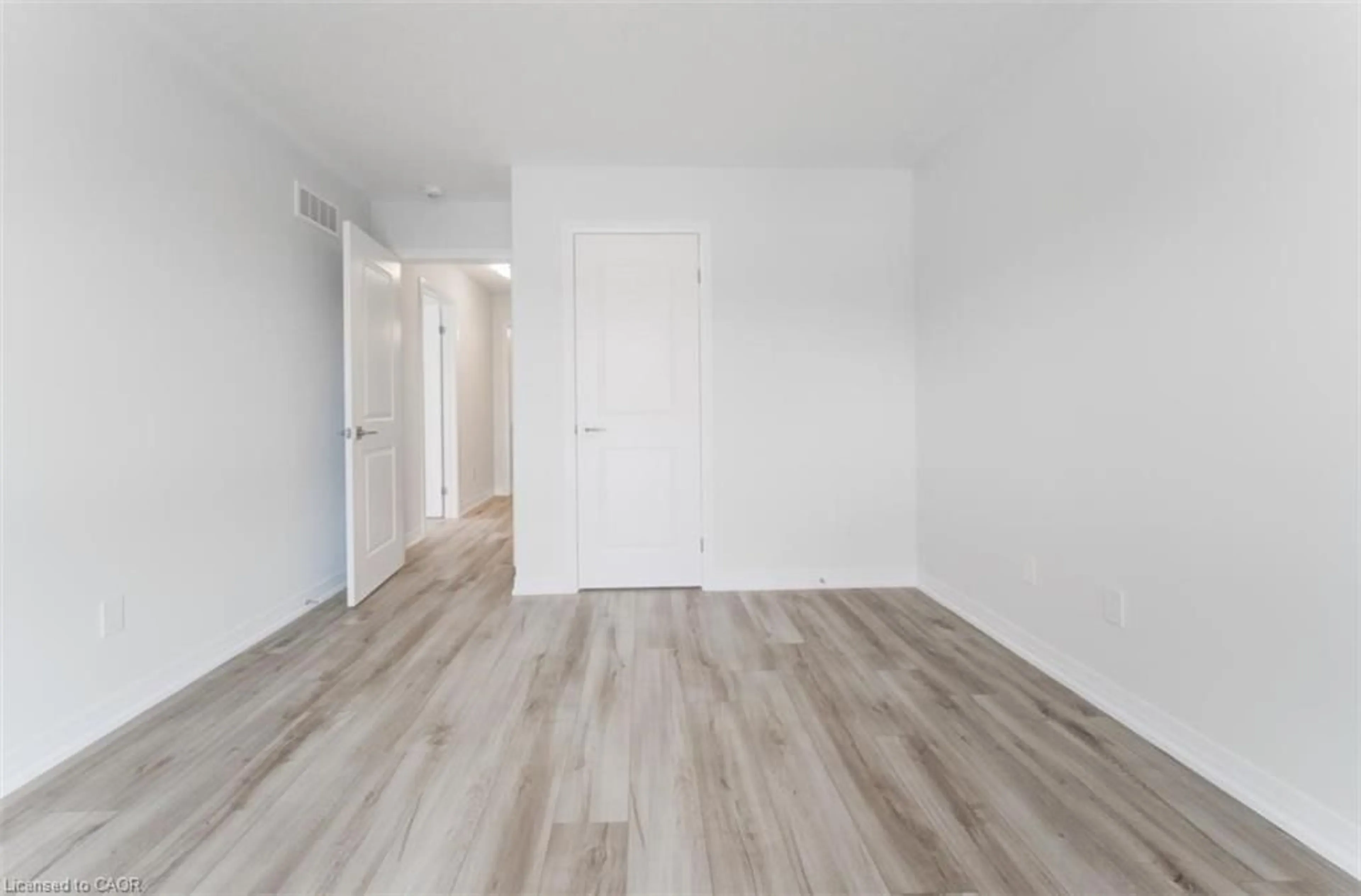 A pic of a room for 686 Benninger Dr, Kitchener Ontario N2E 0H8