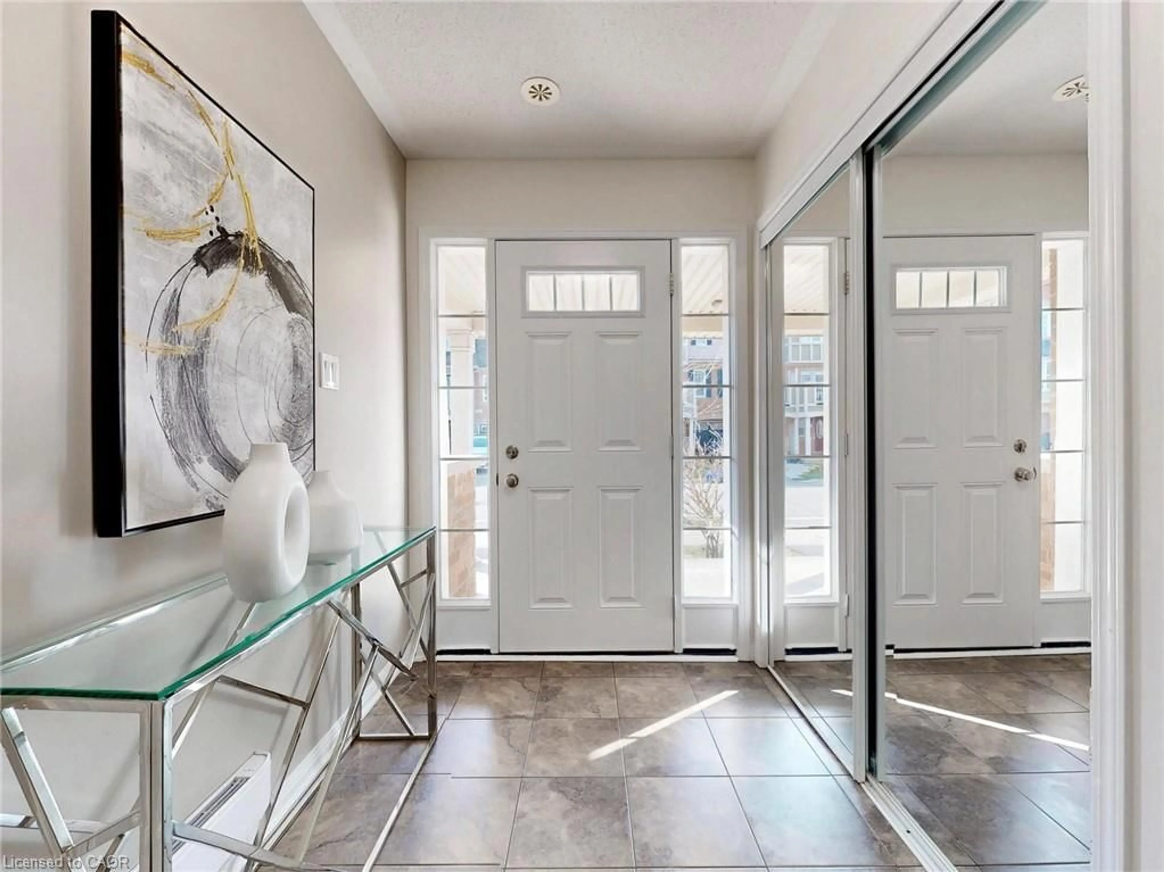 Indoor entryway for 918 Nadalin Hts, Milton Ontario L9T 8R1