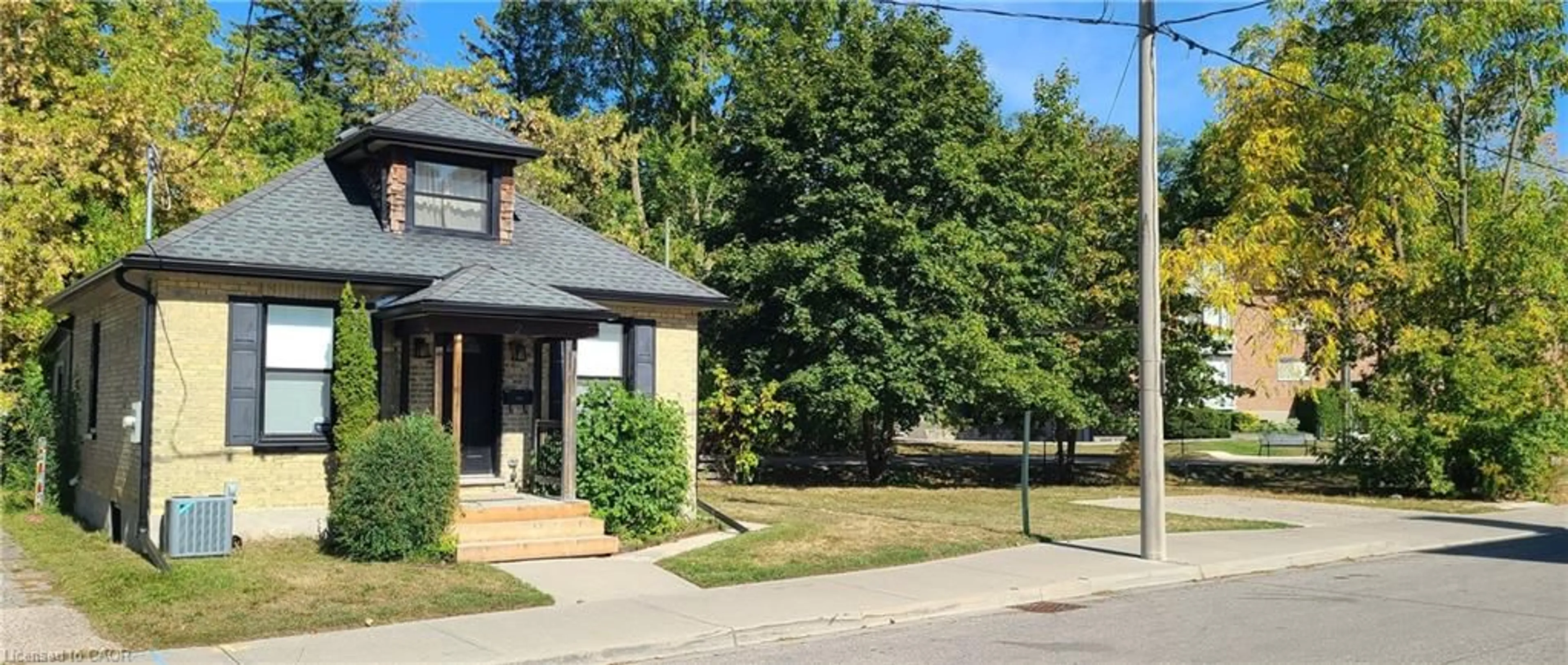 Unknown for 2 Esson St, Kitchener Ontario N2M 2T9