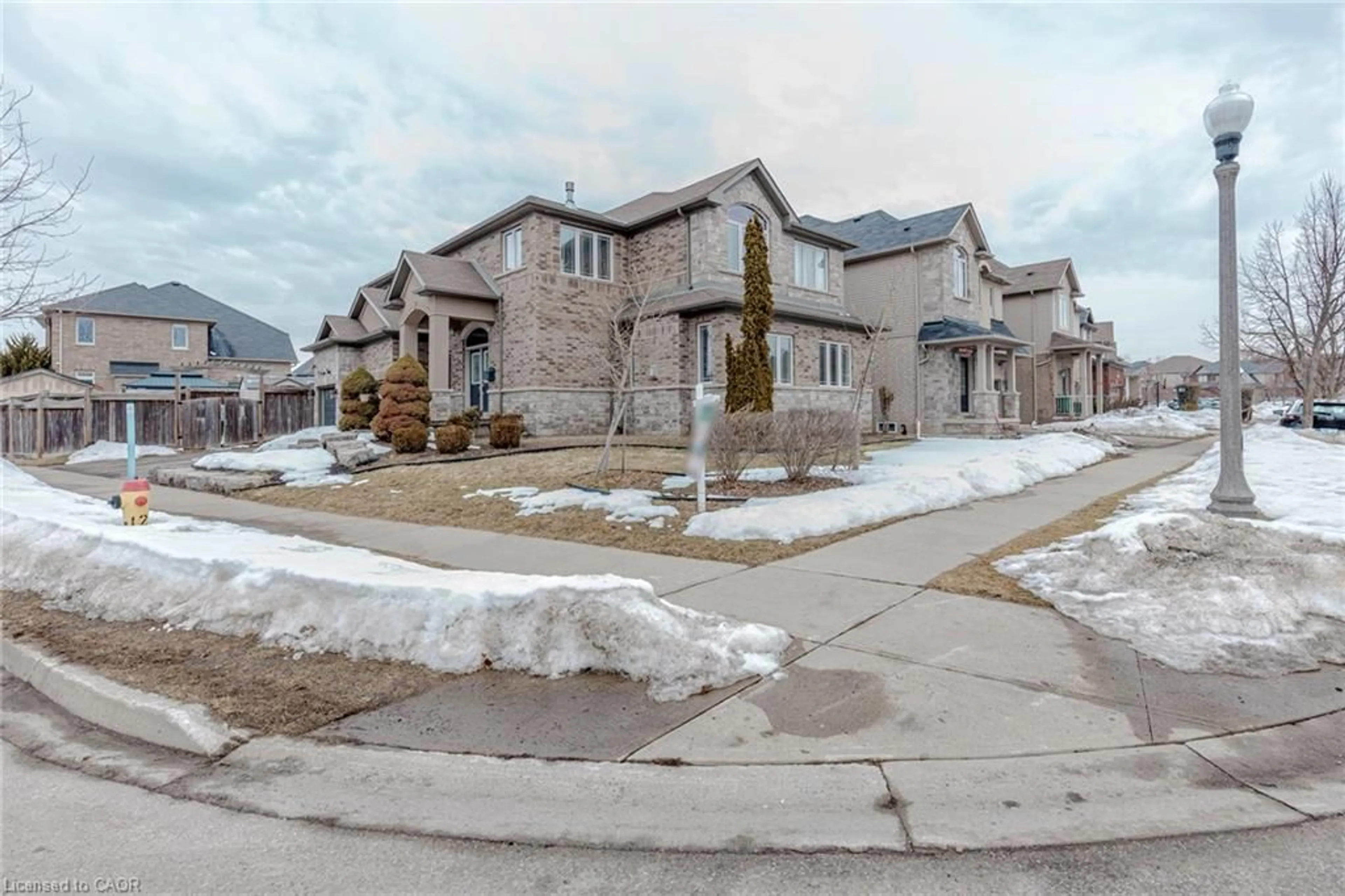 A pic from outside/outdoor area/front of a property/back of a property/a pic from drone, street for 2 Doon Creek St, Kitchener Ontario N2P 2R3