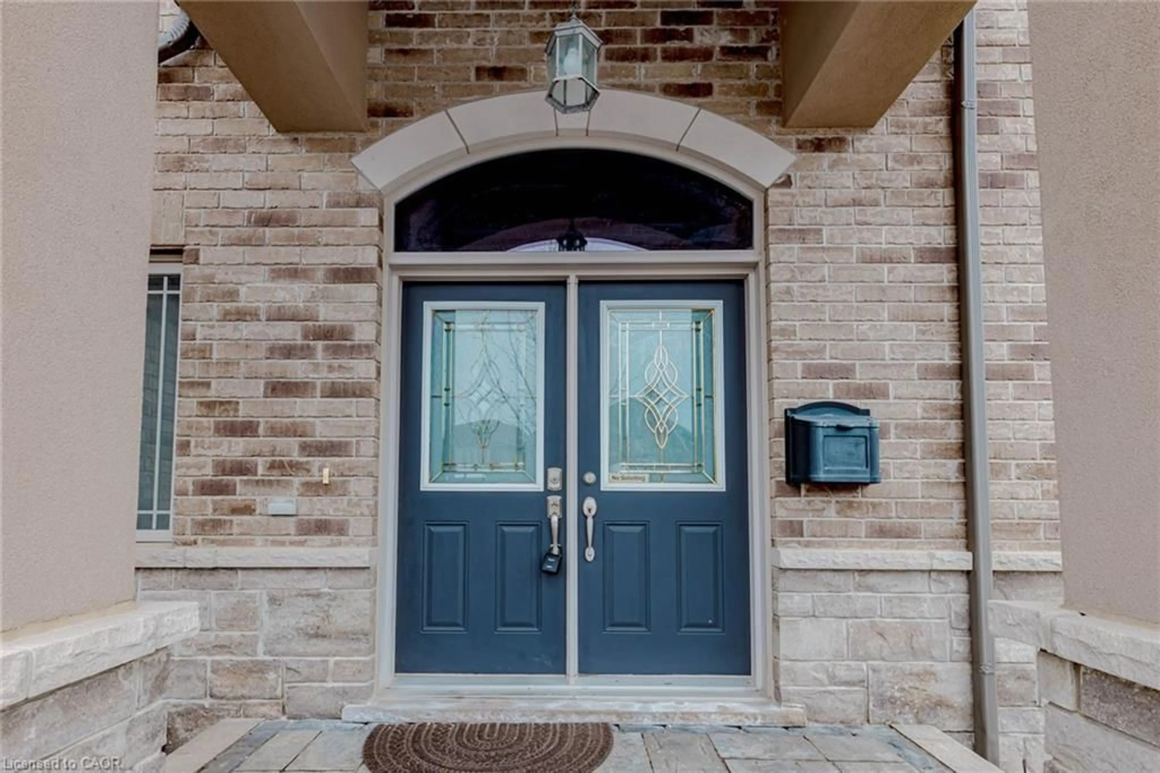 Indoor entryway for 2 Doon Creek St, Kitchener Ontario N2P 2R3