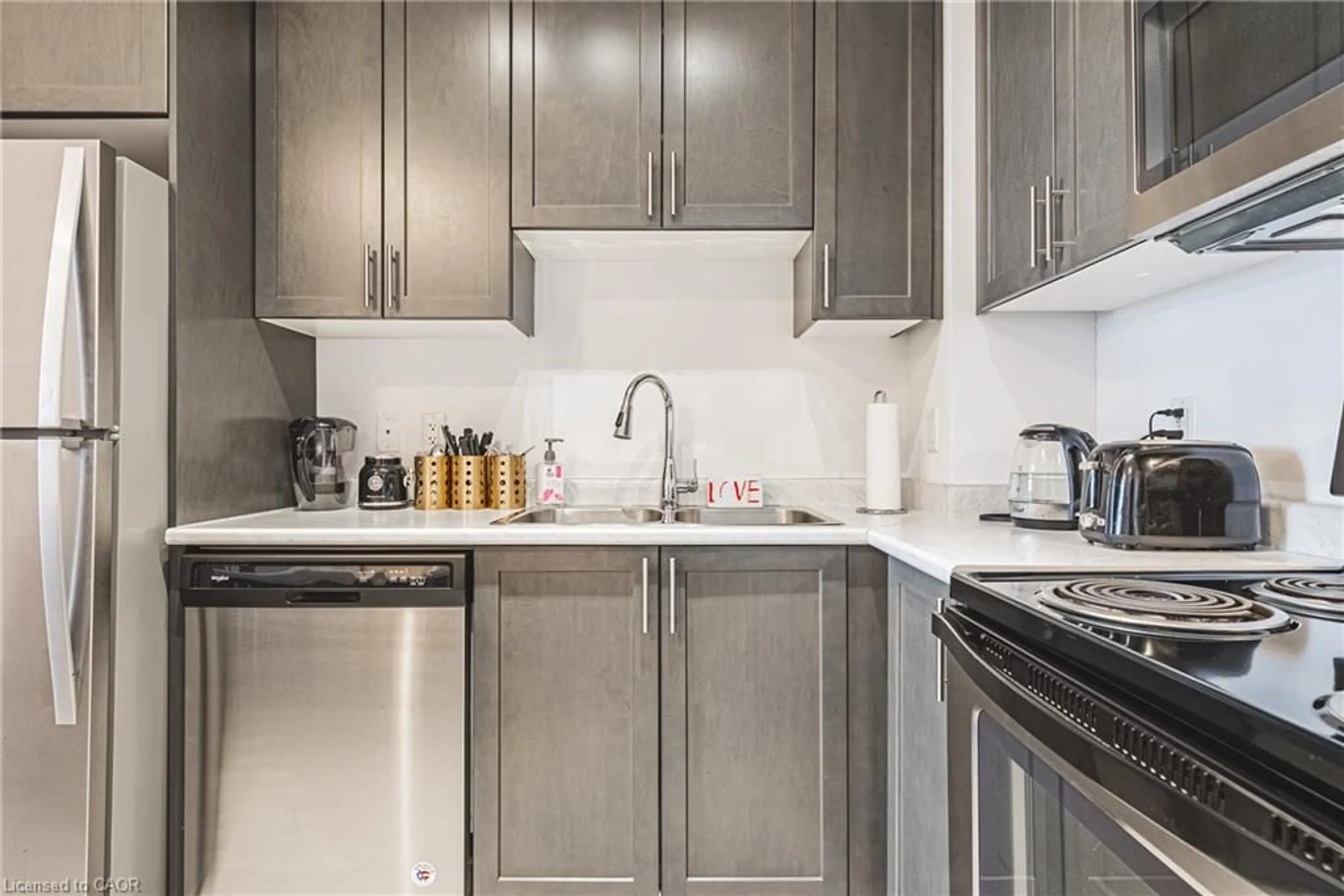 Standard kitchen, unknown for 2486 Old Bronte Rd #711, Oakville Ontario L6M 4J2
