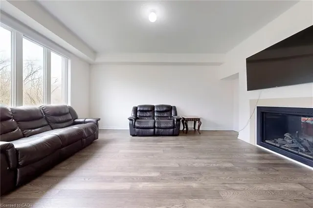 630 Lemay Grove, Peterborough 5