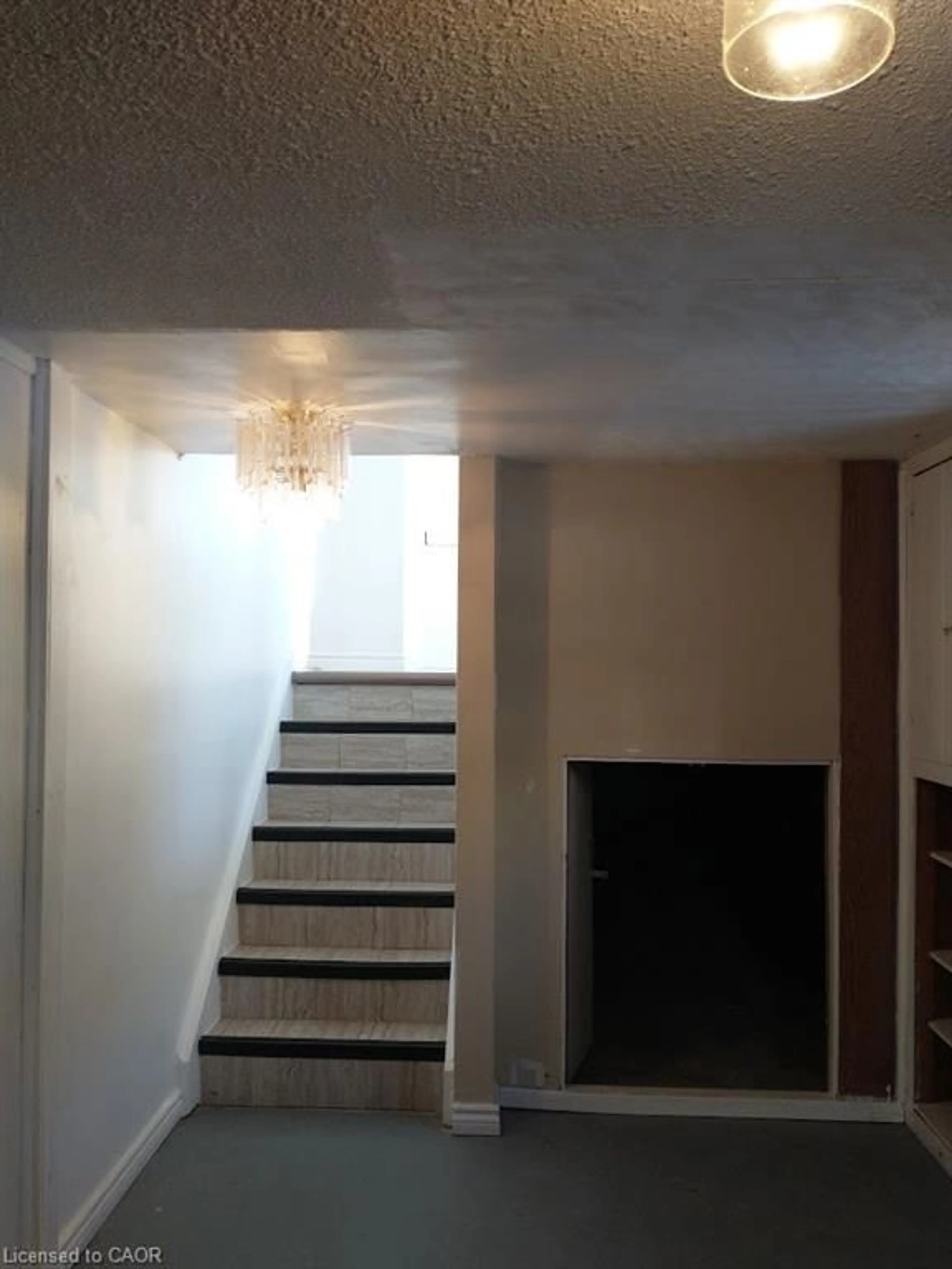 Unknown for 71 Nickolas Cres, Cambridge Ontario N3C 3L7