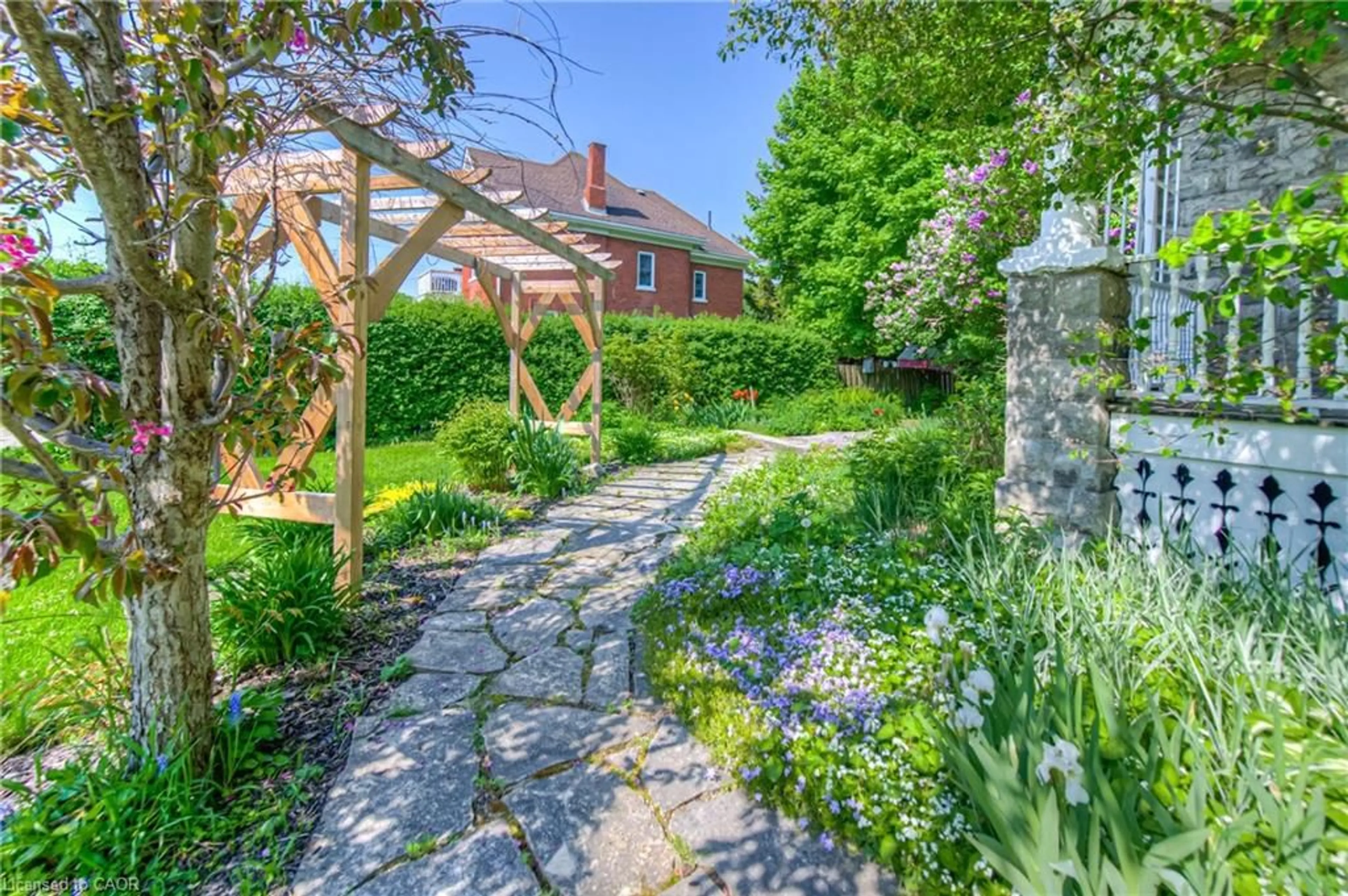 Patio, street for 333 Barber Ave, Listowel Ontario N4W 1R8