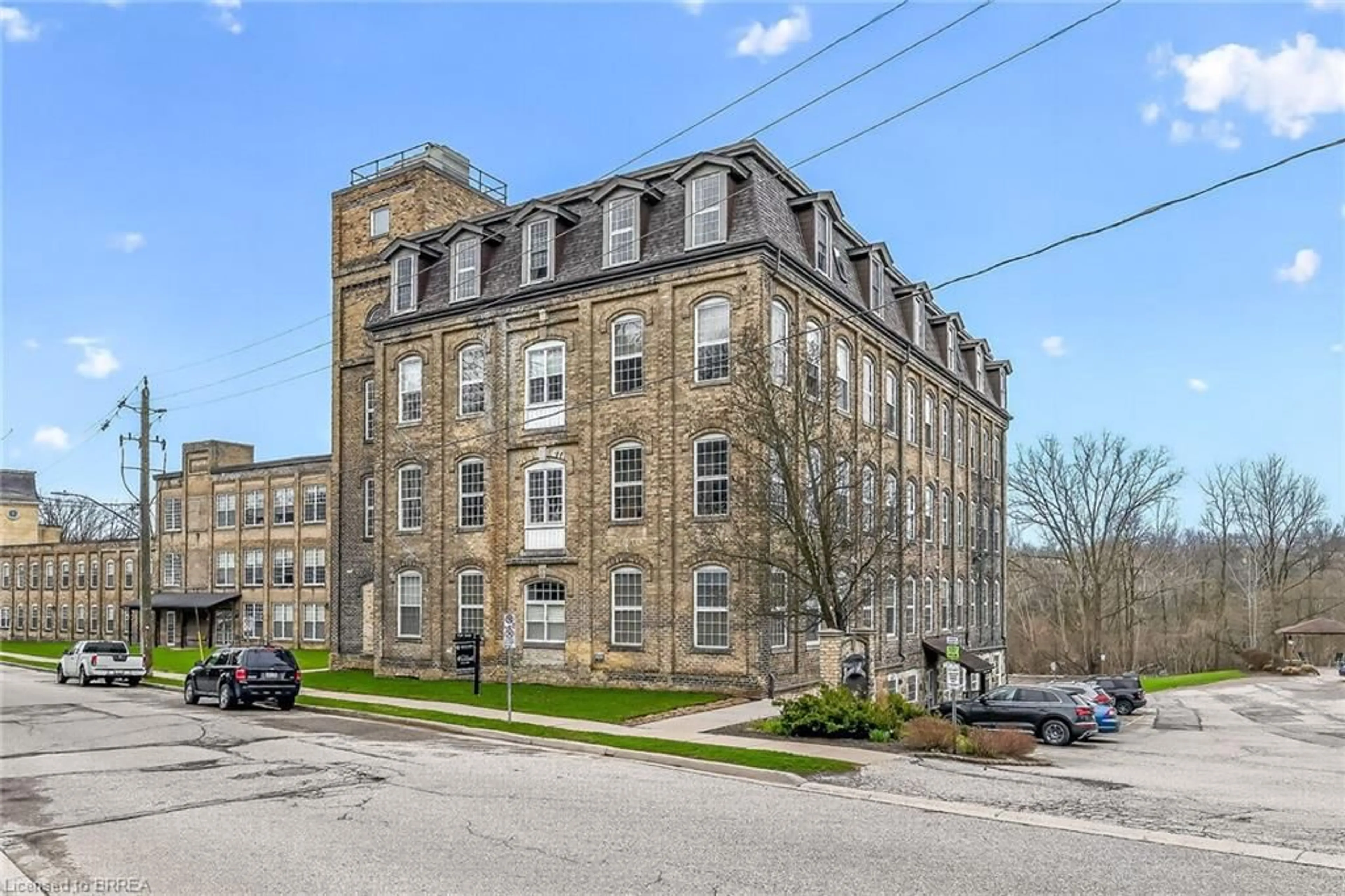 Unknown for 140 West River St #405, Paris Ontario N3L 3E2