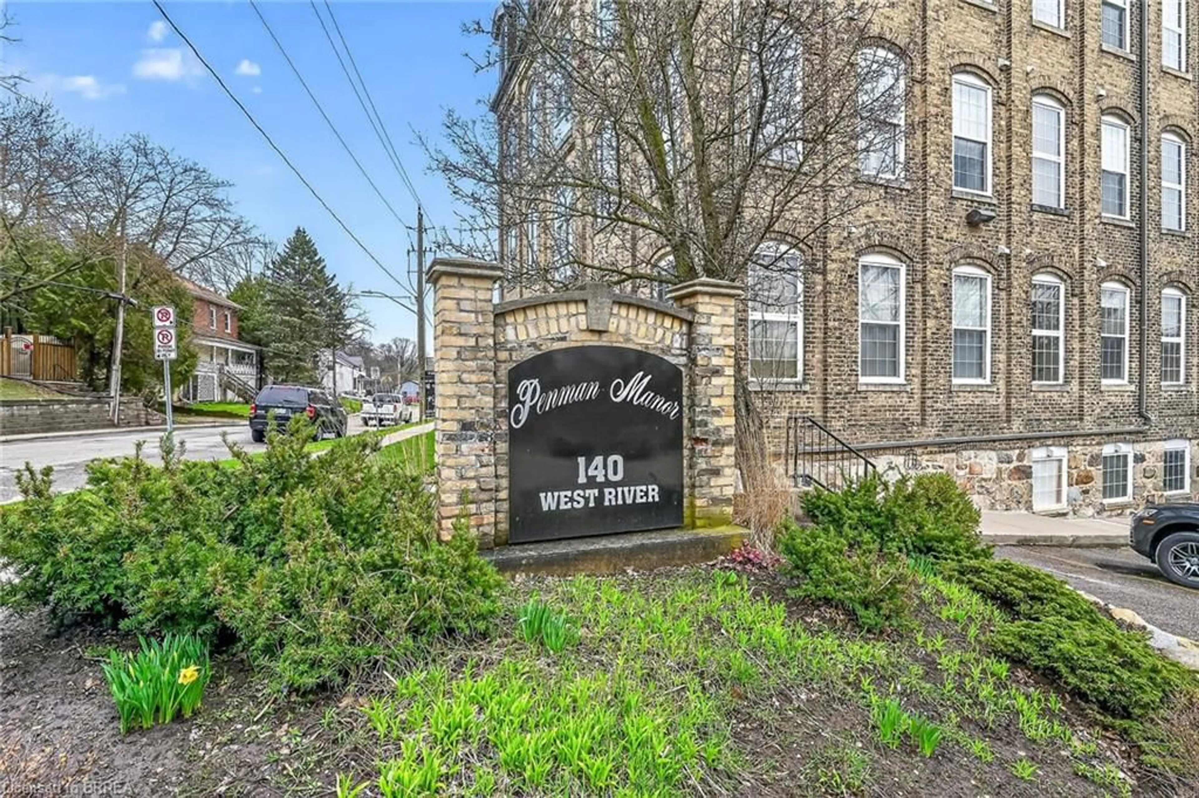 Unknown for 140 West River St #405, Paris Ontario N3L 3E2