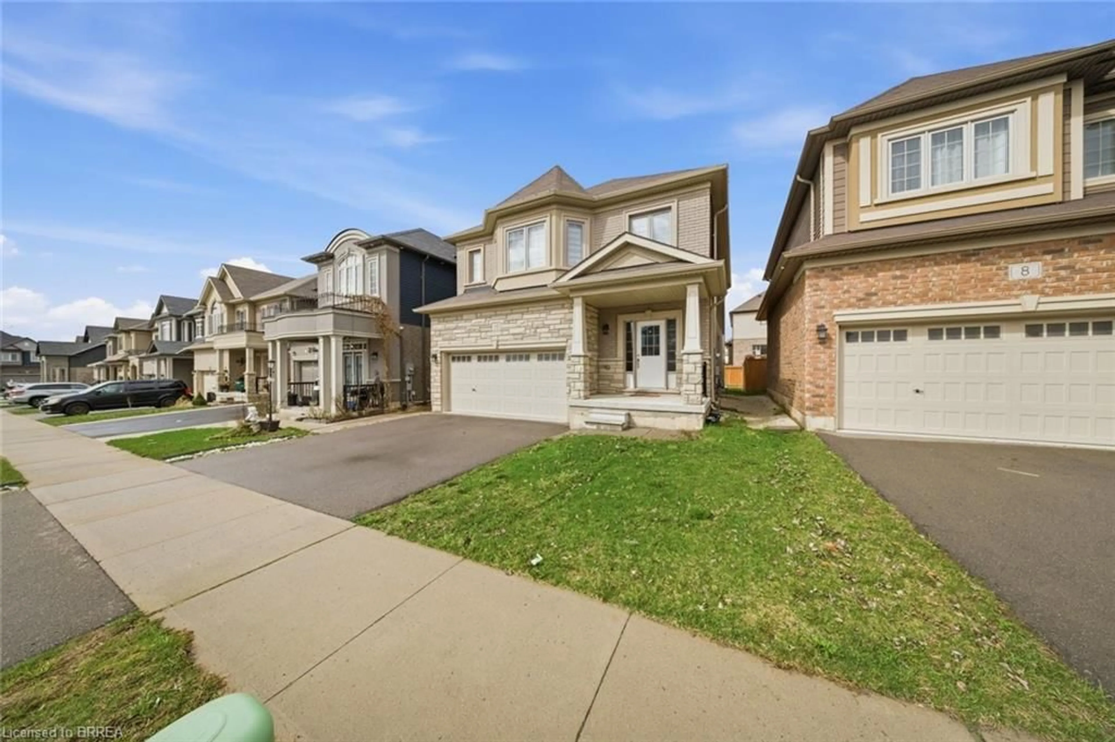 A pic from outside/outdoor area/front of a property/back of a property/a pic from drone, street for 10 Kneale St, Brantford Ontario N3S 0J2