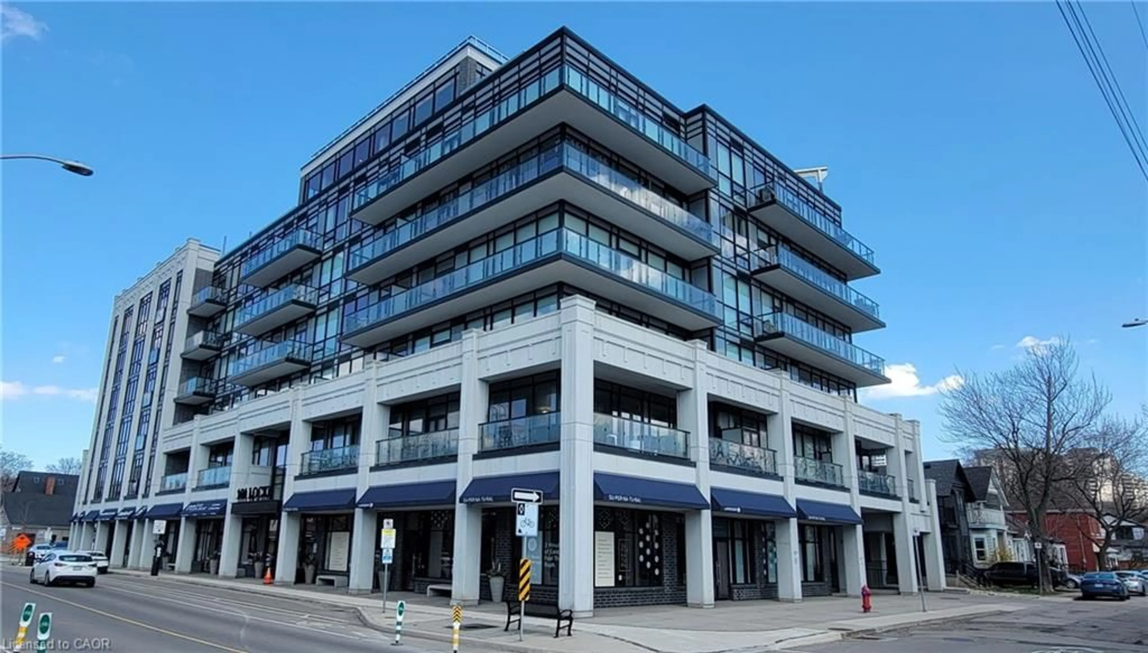 Indoor foyer for 101 Locke St #511, Hamilton Ontario L8R 2N2