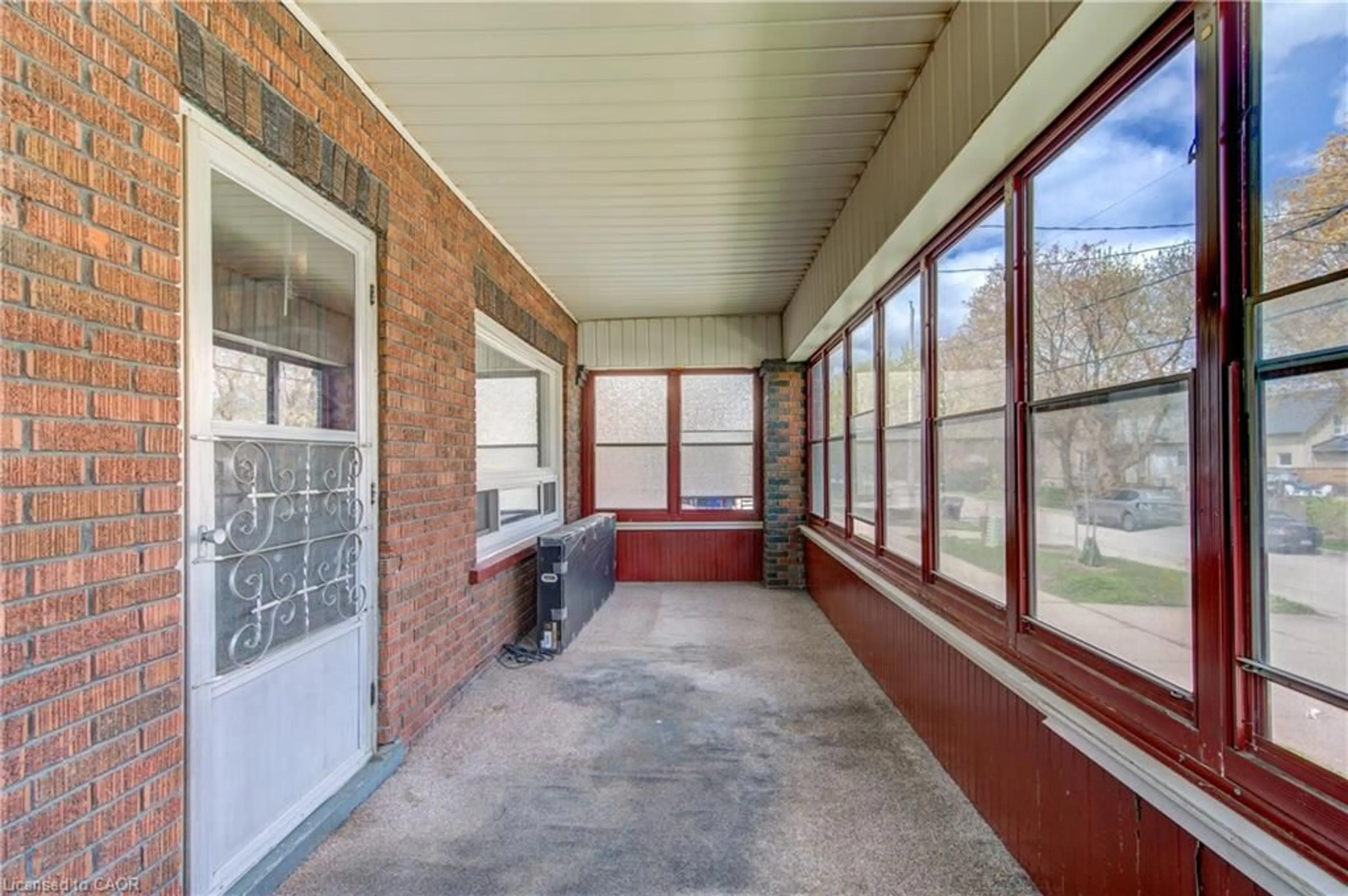 Patio, street for 111 Simeon St, Kitchener Ontario N2H 1S6