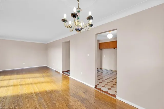 112 Purdy Cres, Hamilton 4