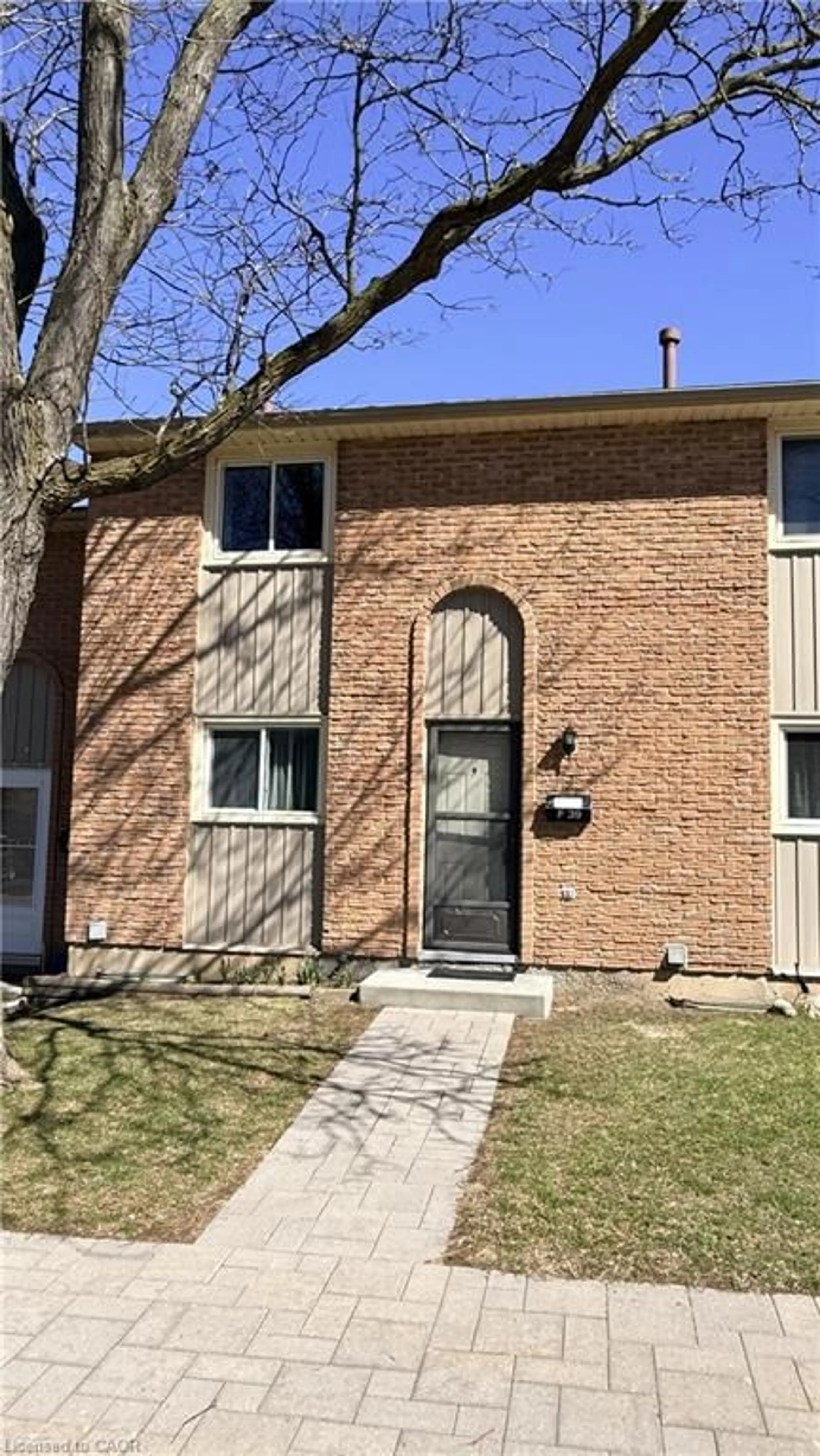 Home with brick exterior material, street for 223 Pioneer Dr #F39, Kitchener Ontario N2P 1L9