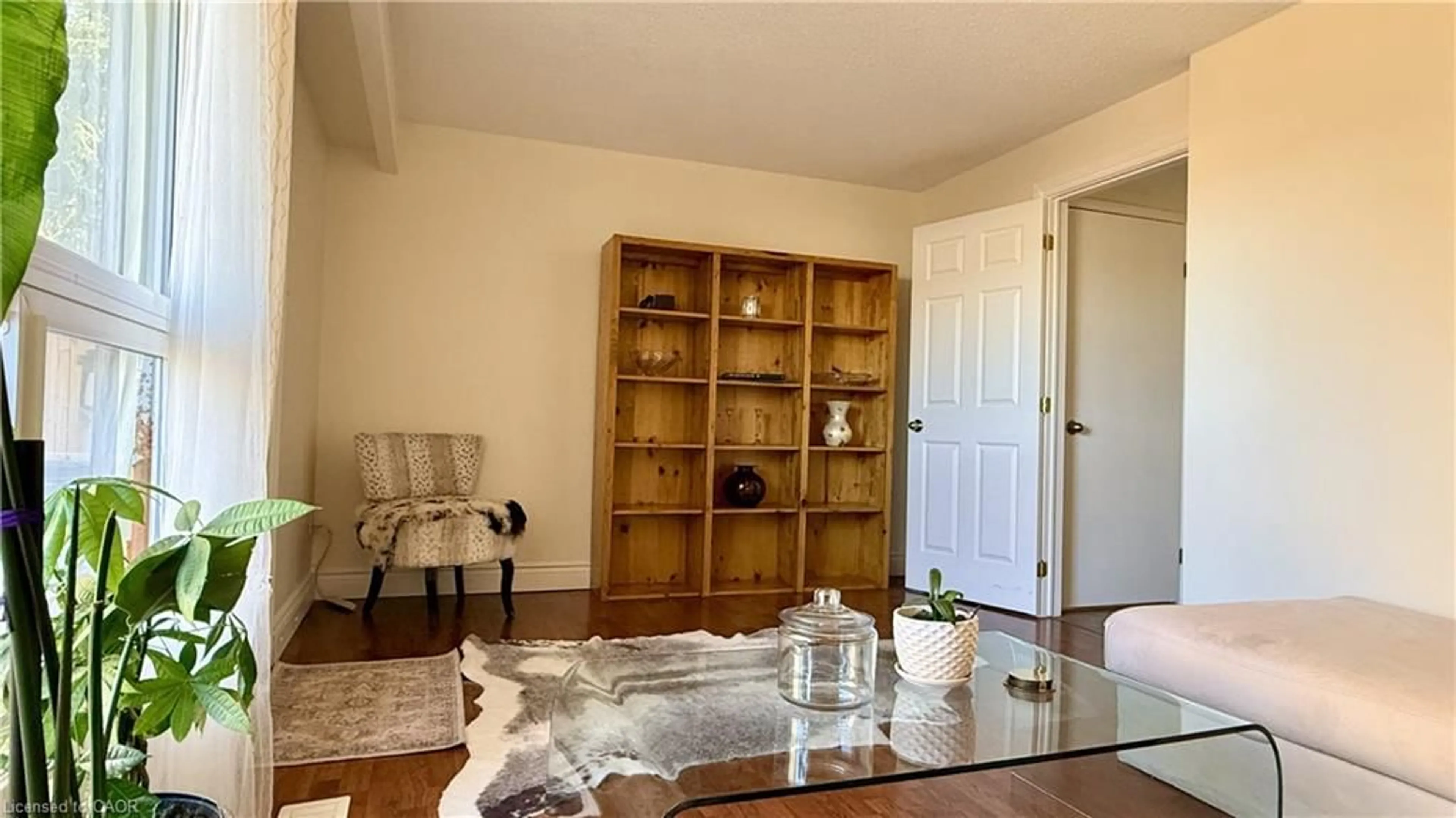 A pic of a room for 223 Pioneer Dr #F39, Kitchener Ontario N2P 1L9