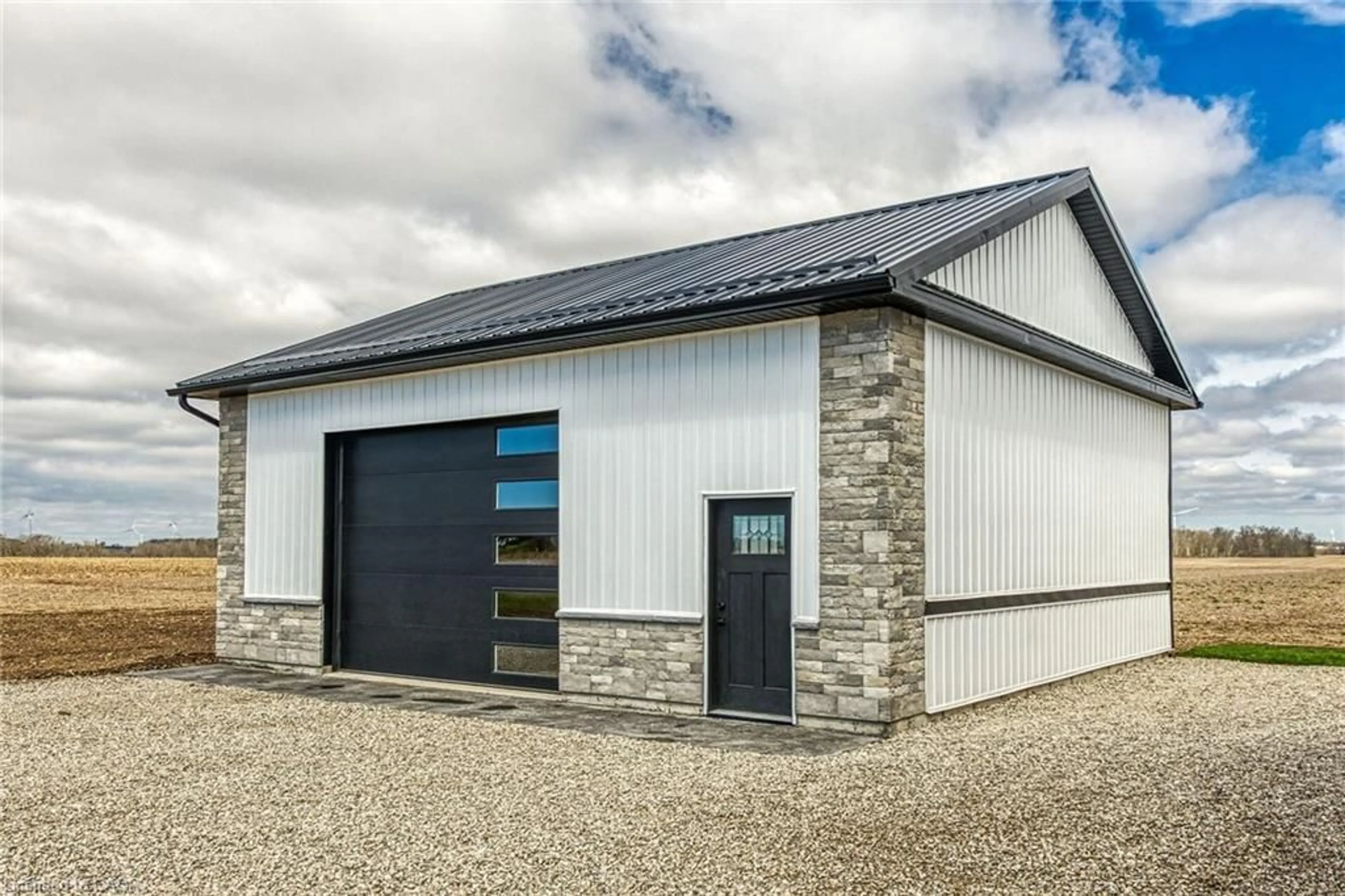 Indoor garage for 4093 Rainham Rd, Selkirk Ontario N0A 1P0