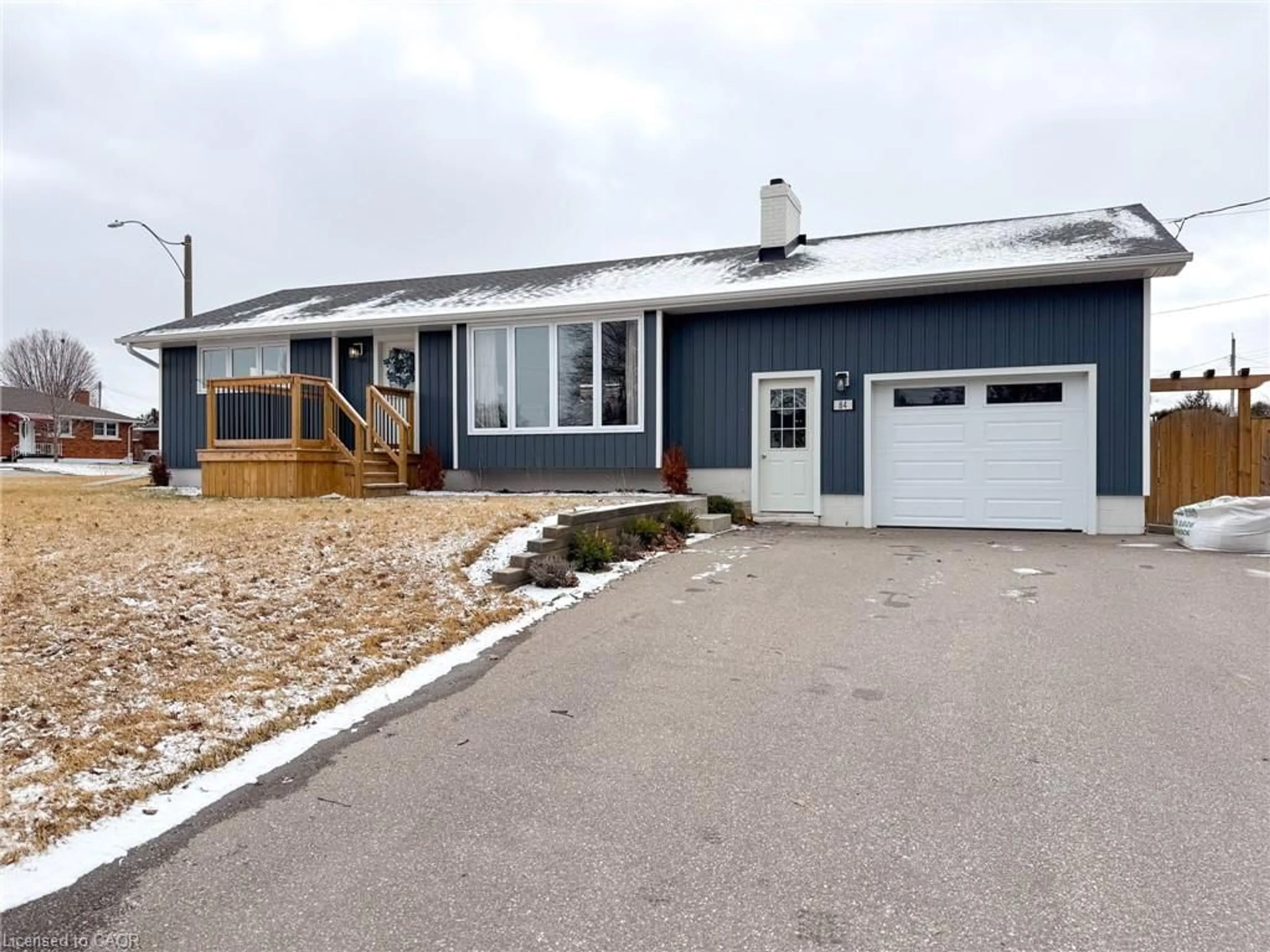 Home with vinyl exterior material, street for 84 Connaught Ave, Delhi Ontario N4B 1K6