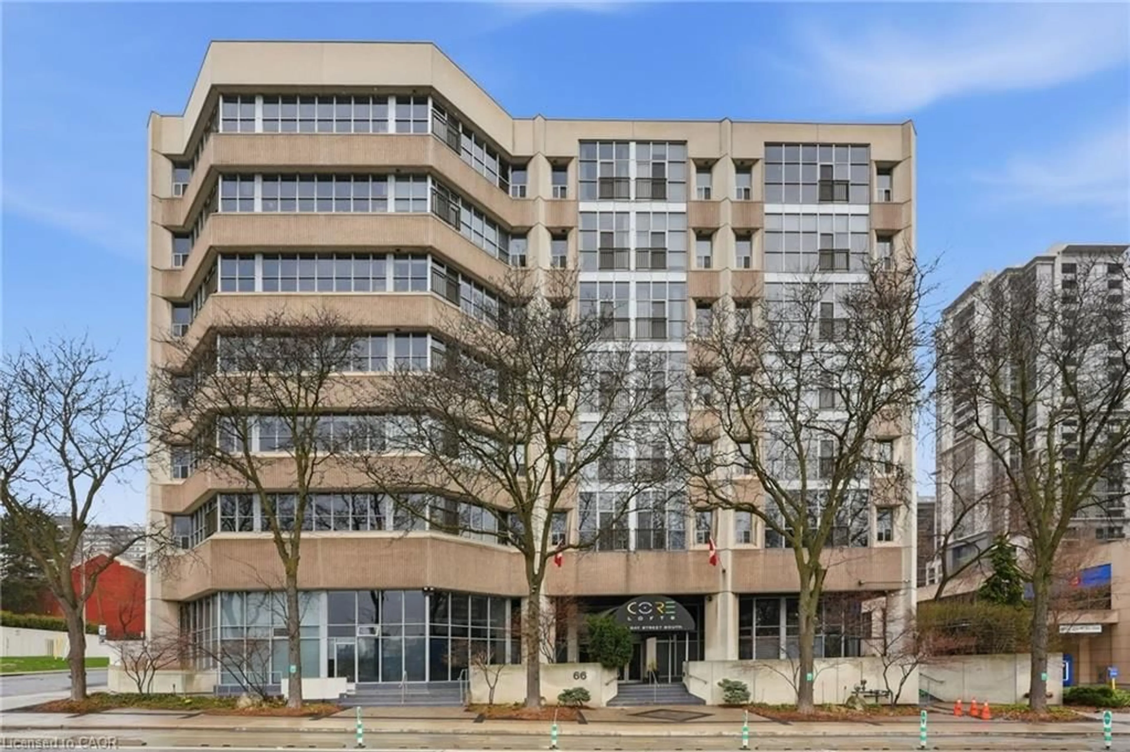 Indoor foyer for 66 Bay St #510, Hamilton Ontario L8P 4Z6