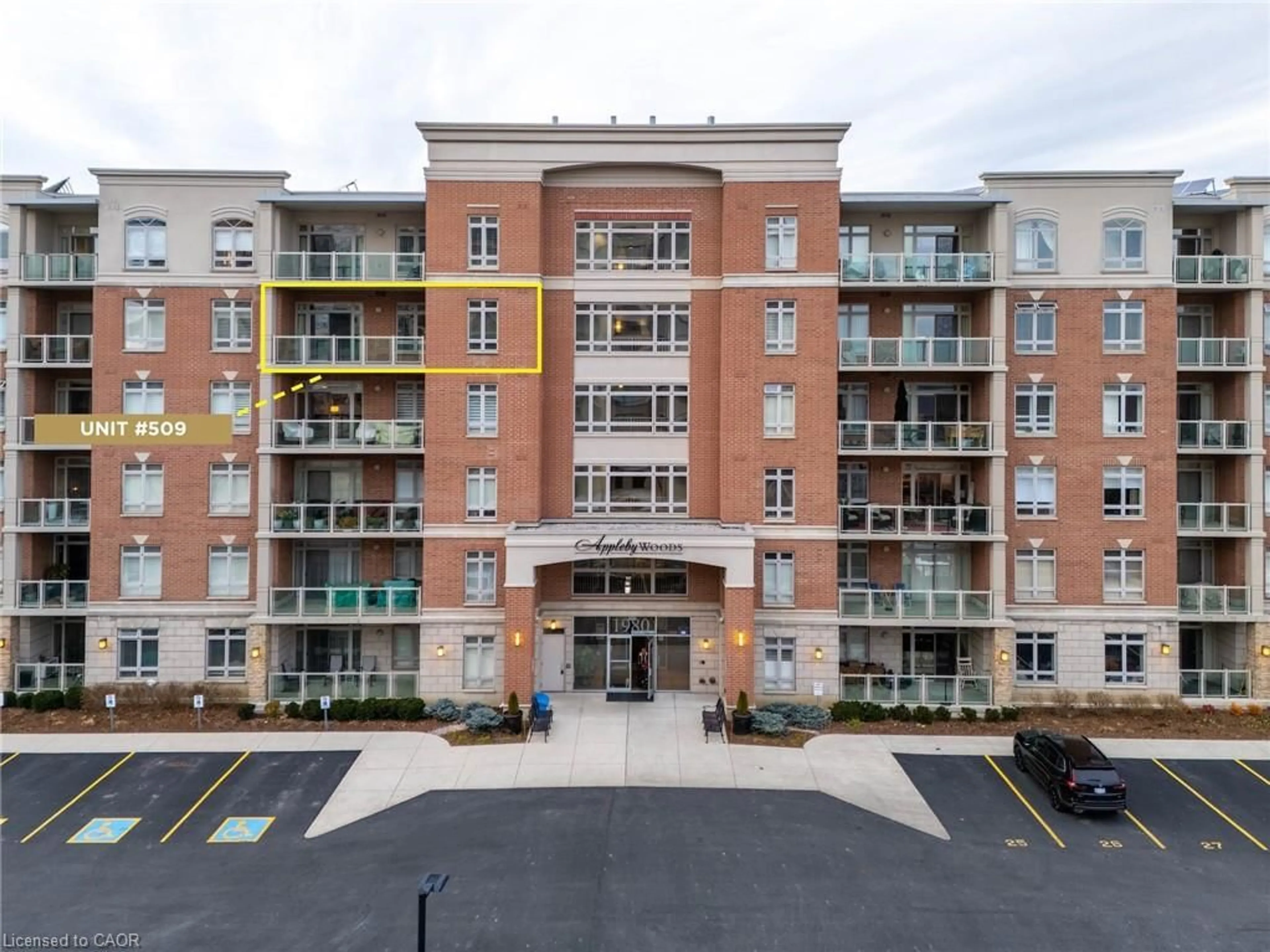 A pic from outside/outdoor area/front of a property/back of a property/a pic from drone, building for 1980 Imperial Way #509, Burlington Ontario L7L 0E7