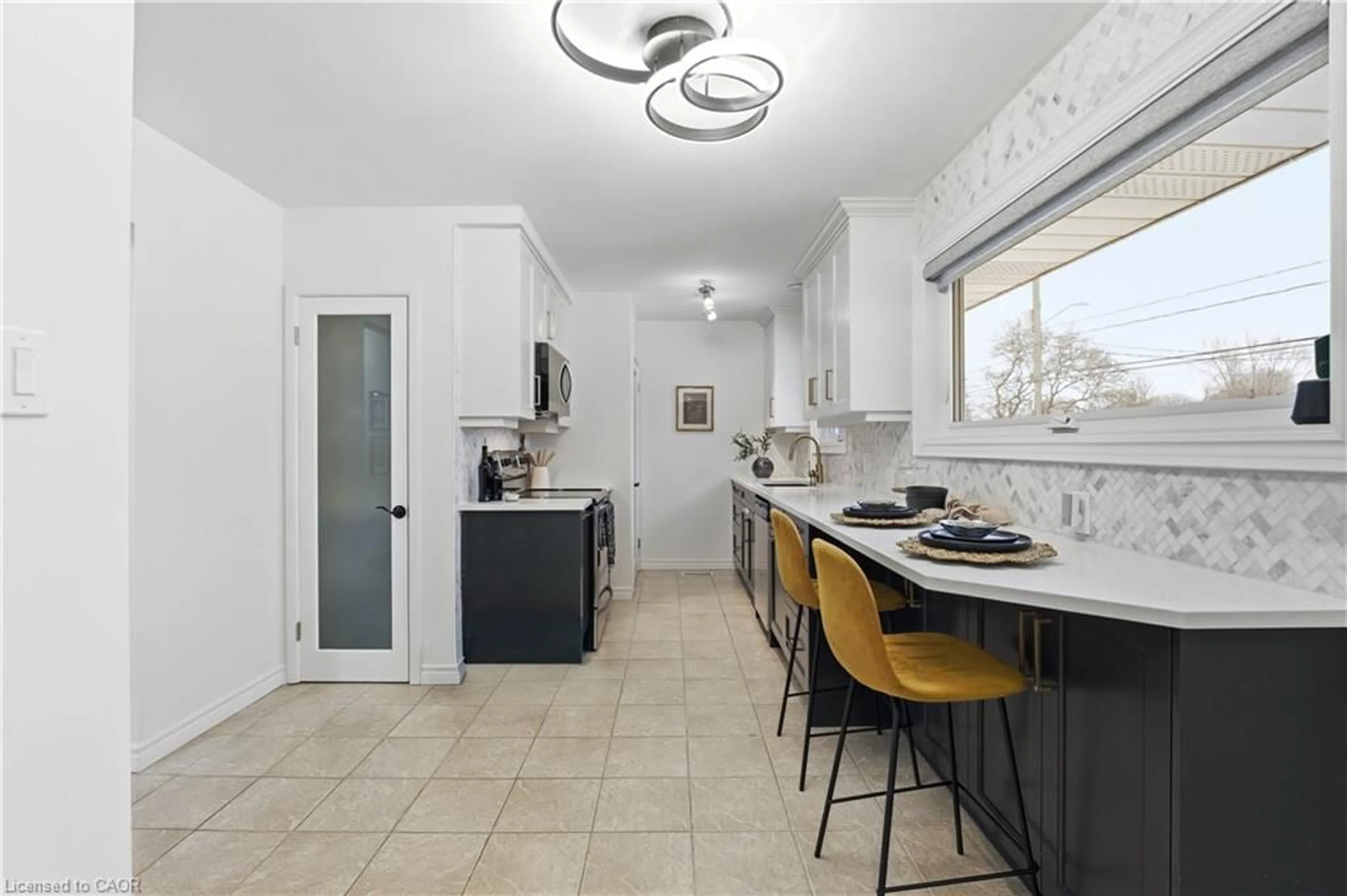 Open concept kitchen, ceramic/tile floor for 154 Waverley Dr, Guelph Ontario N1E 1H2