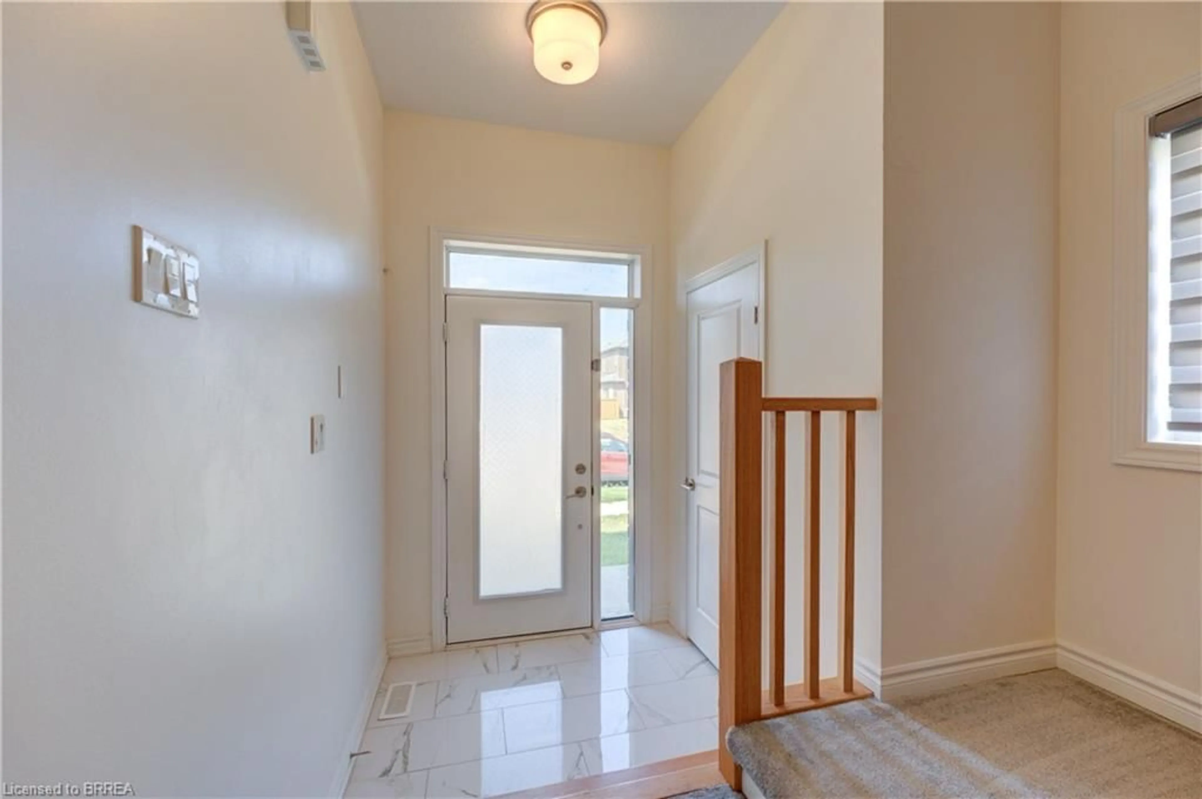 Indoor entryway for 2 Copeman Ave, Brantford Ontario N3V 0B3