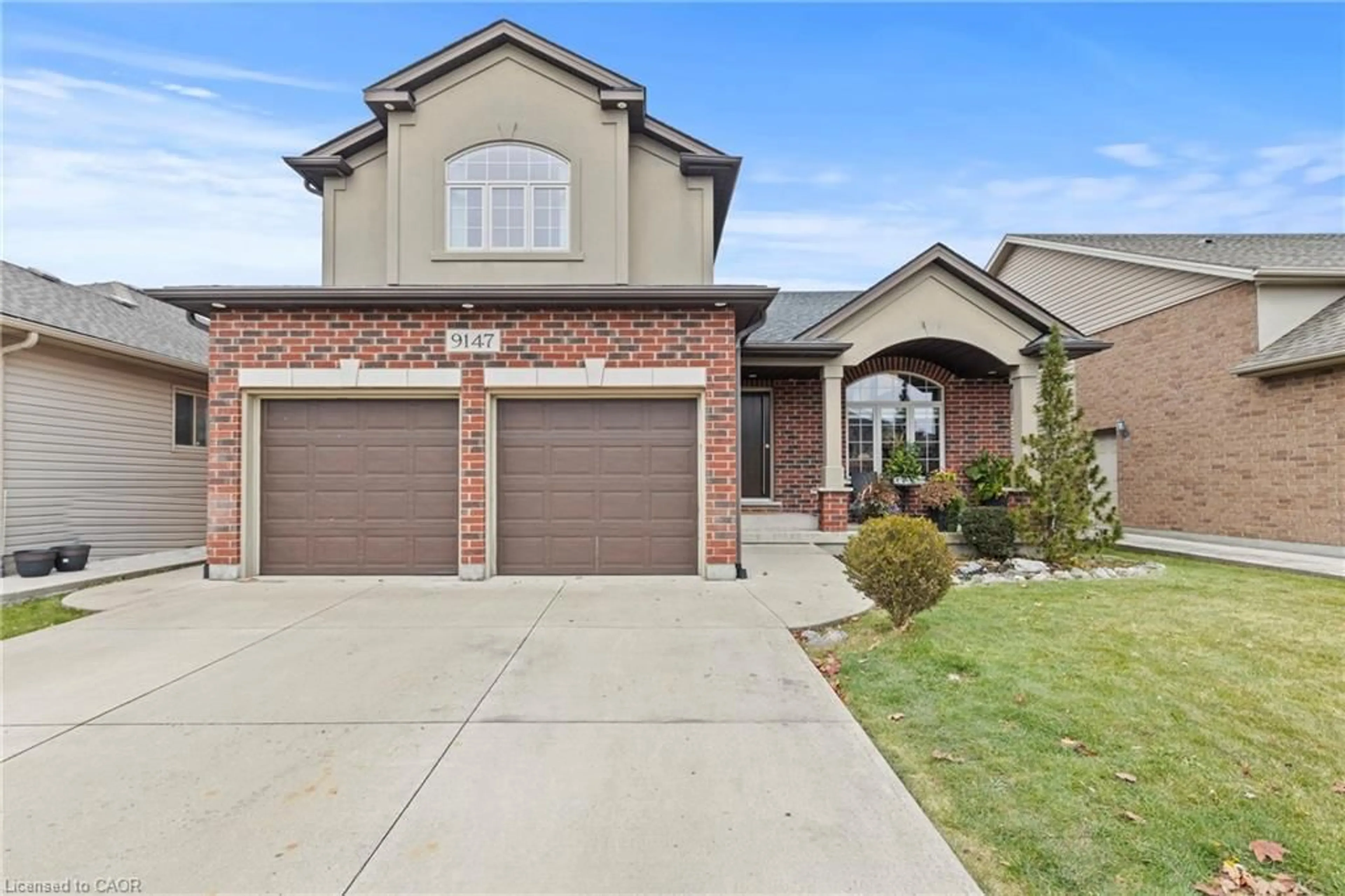 Home with brick exterior material, street for 9147 Hendershot Blvd, Niagara Falls Ontario L2H 0E3