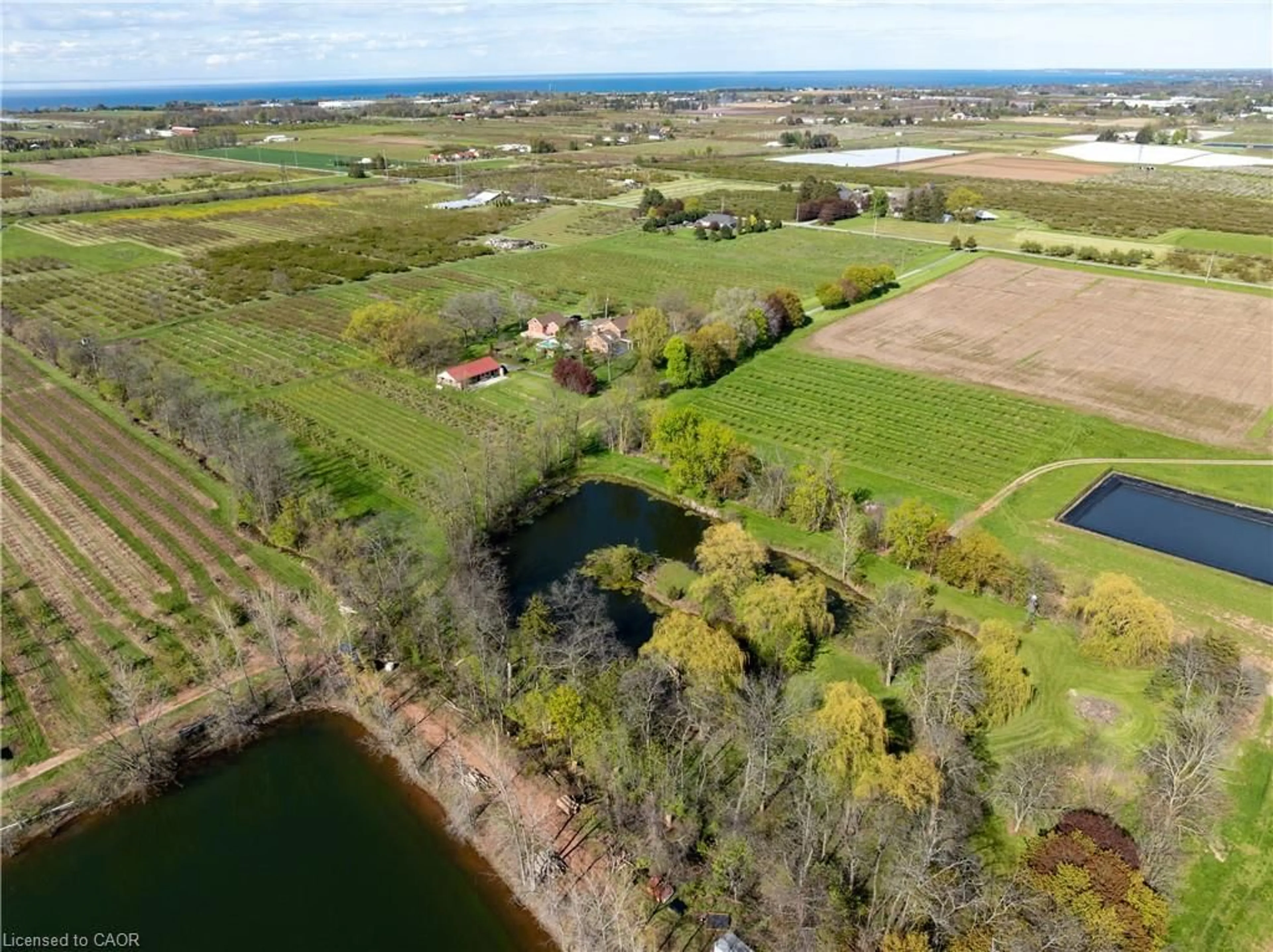 A pic from outside/outdoor area/front of a property/back of a property/a pic from drone, water/lake/river/ocean view for 4280 Cherry Ave, Lincoln Ontario L0R 1B1
