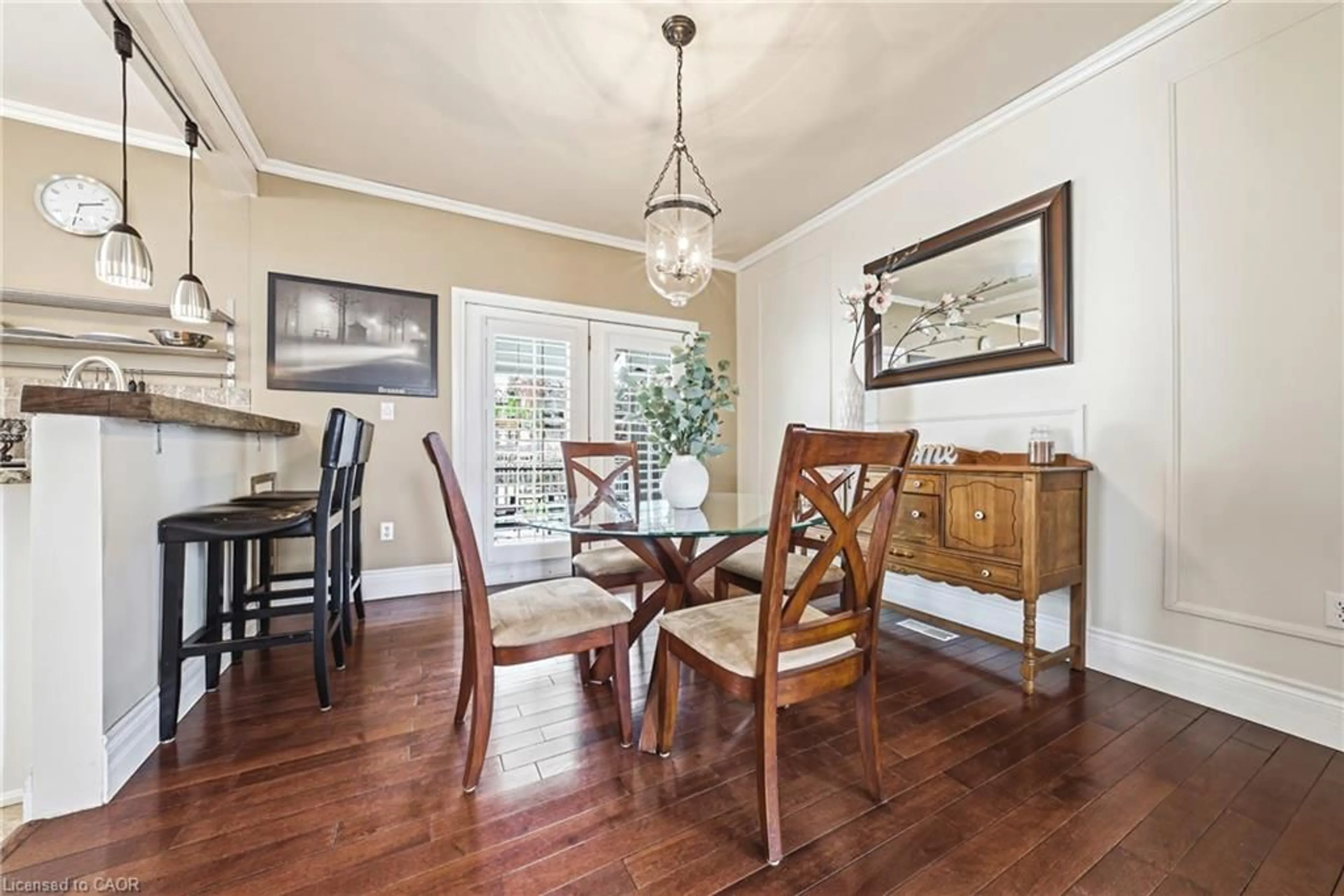 Dining room, wood/laminate floor for 30 Grand Ave, Caledonia Ontario N3W 2J5