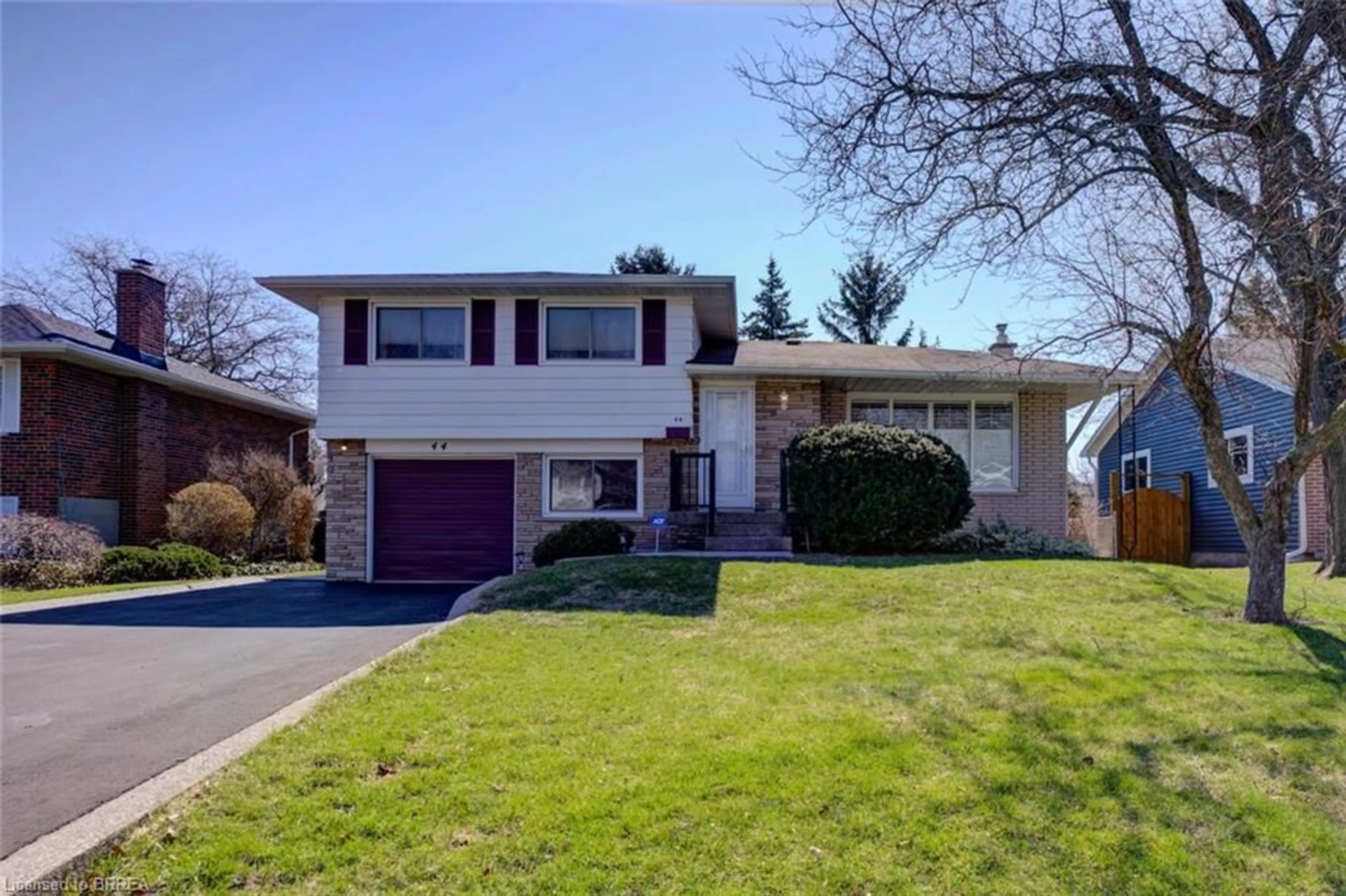 Home with vinyl exterior material, street for 44 Rayne Ave, Oakville Ontario L6H 1C2