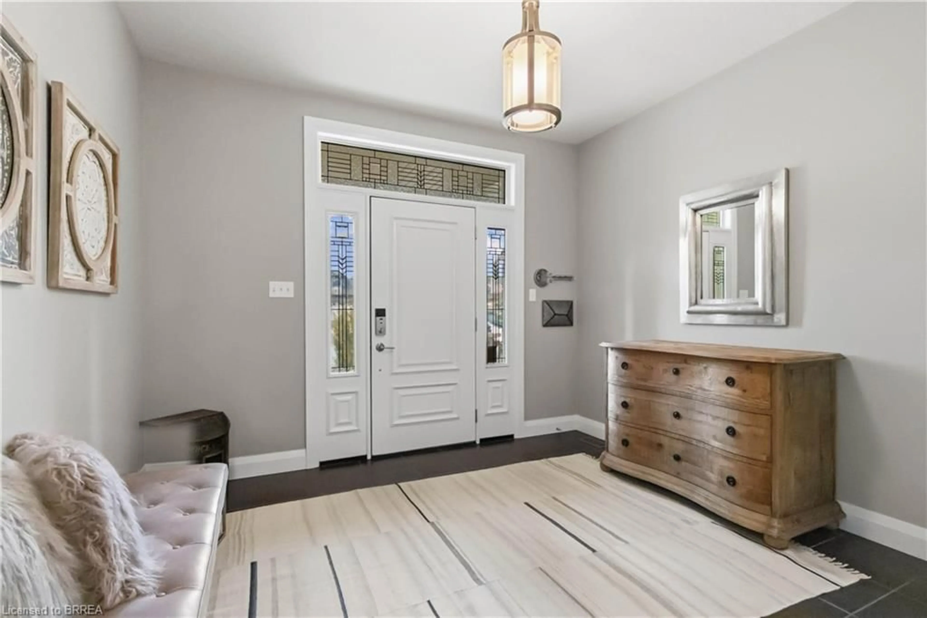 Indoor entryway for 54 Nightingale Dr, Brantford Ontario N3T 0G3