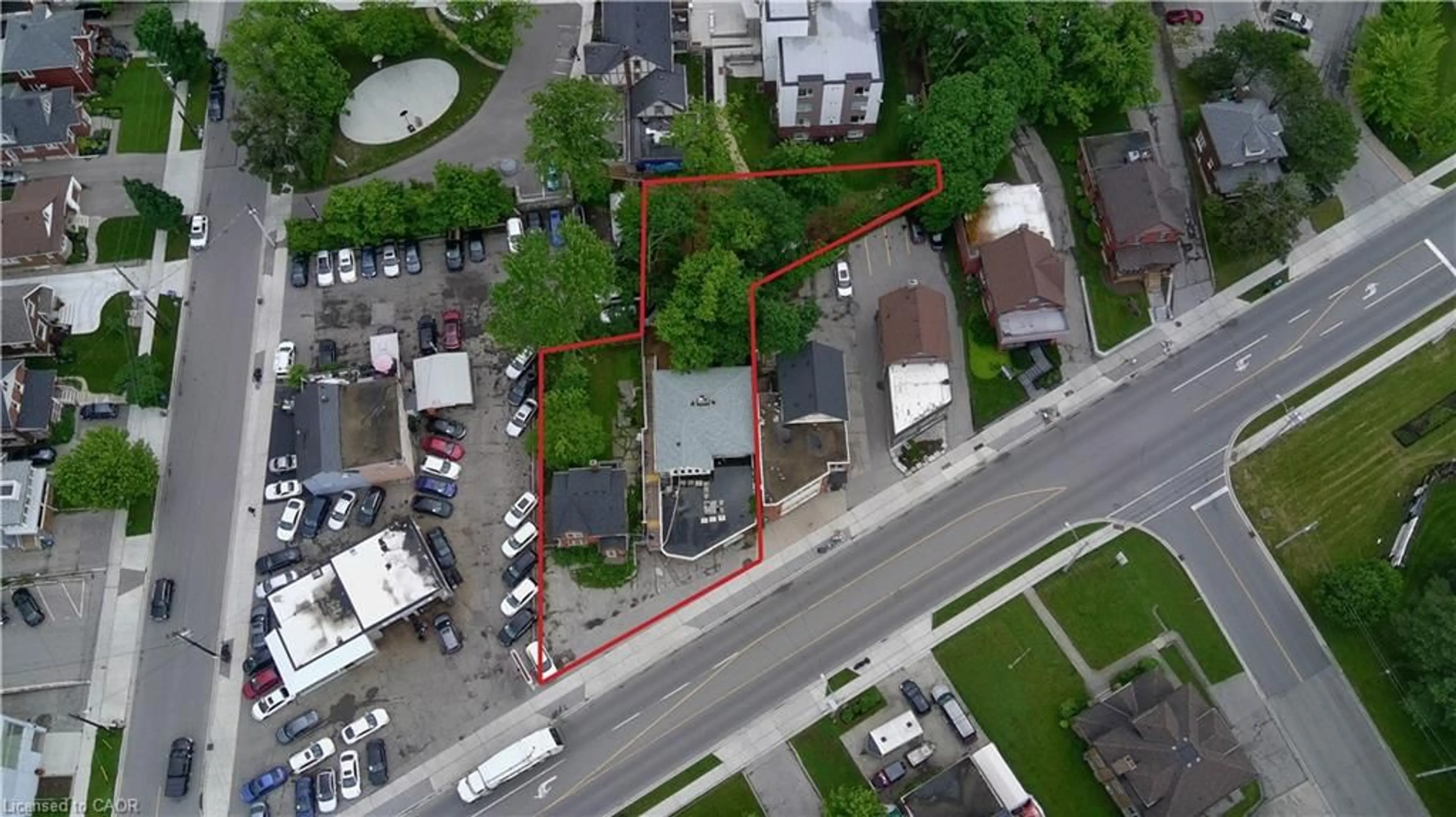 A pic from outside/outdoor area/front of a property/back of a property/a pic from drone, street for 1306 & 1314 King St, Kitchener Ontario N2G 2N7
