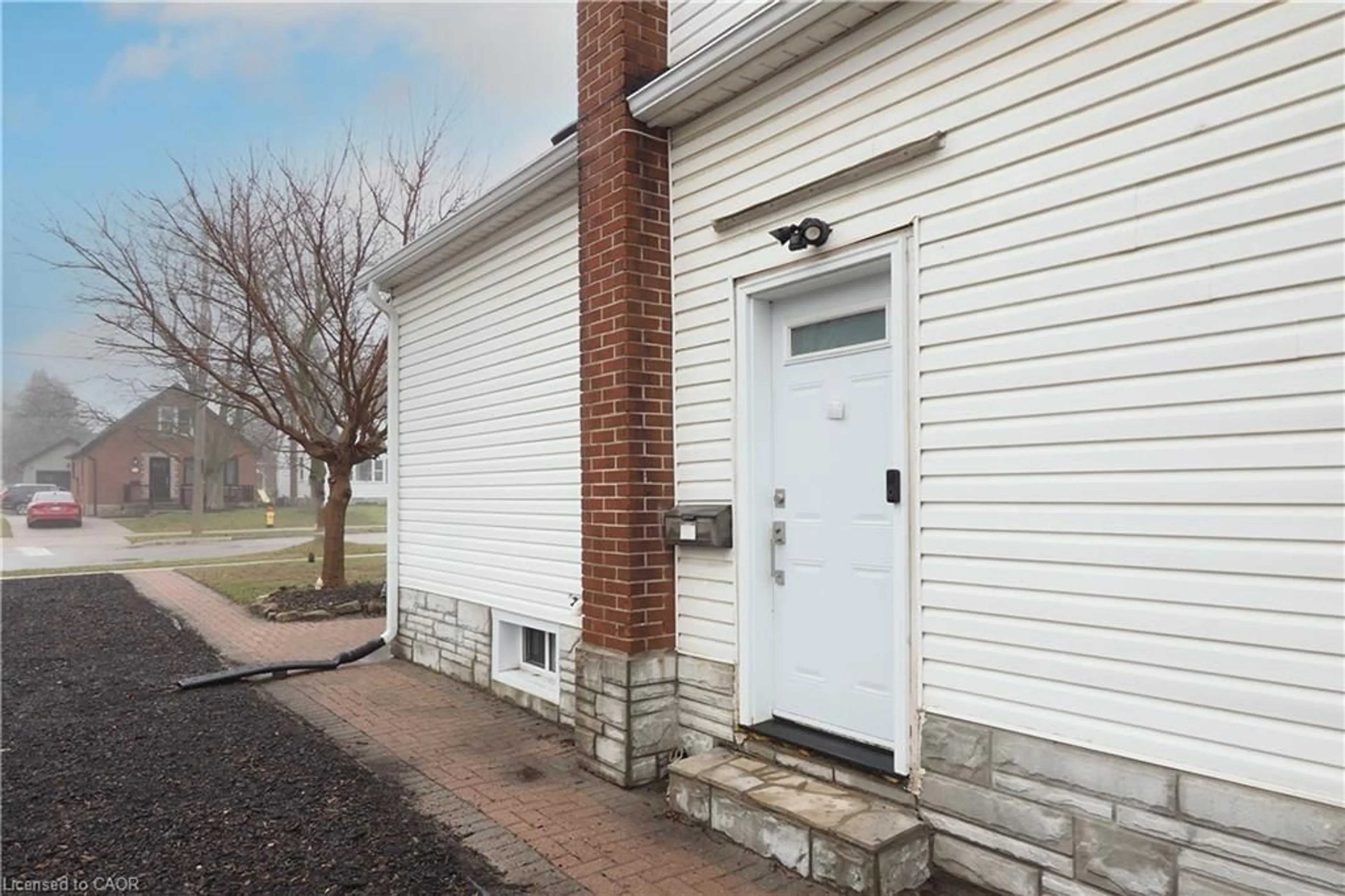 Unknown for 354 Blucher Blvd, Kitchener Ontario N2H 5V9