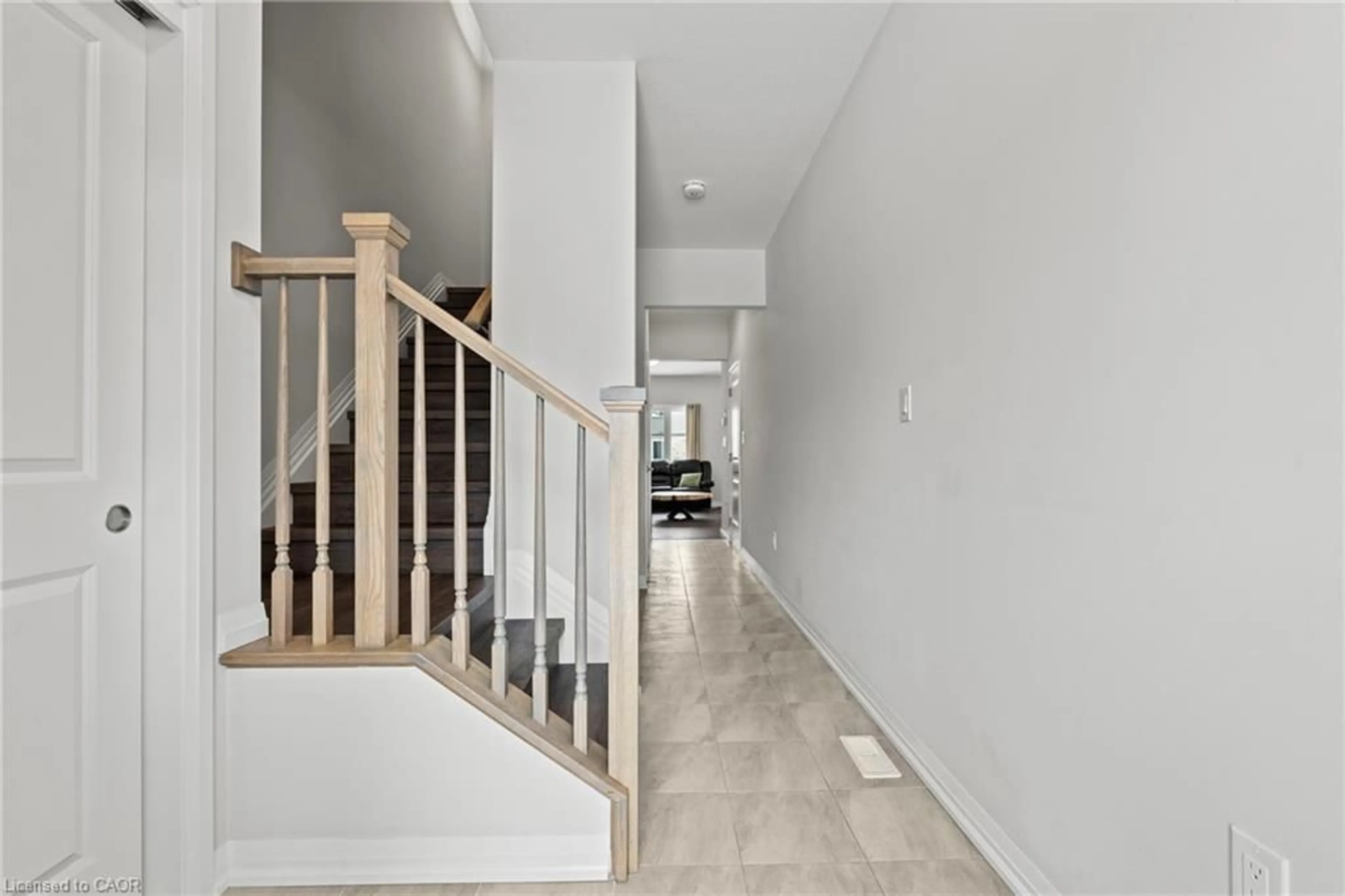 Unknown for 46 Samuel Ave, Fonthill Ontario L3B 5N5