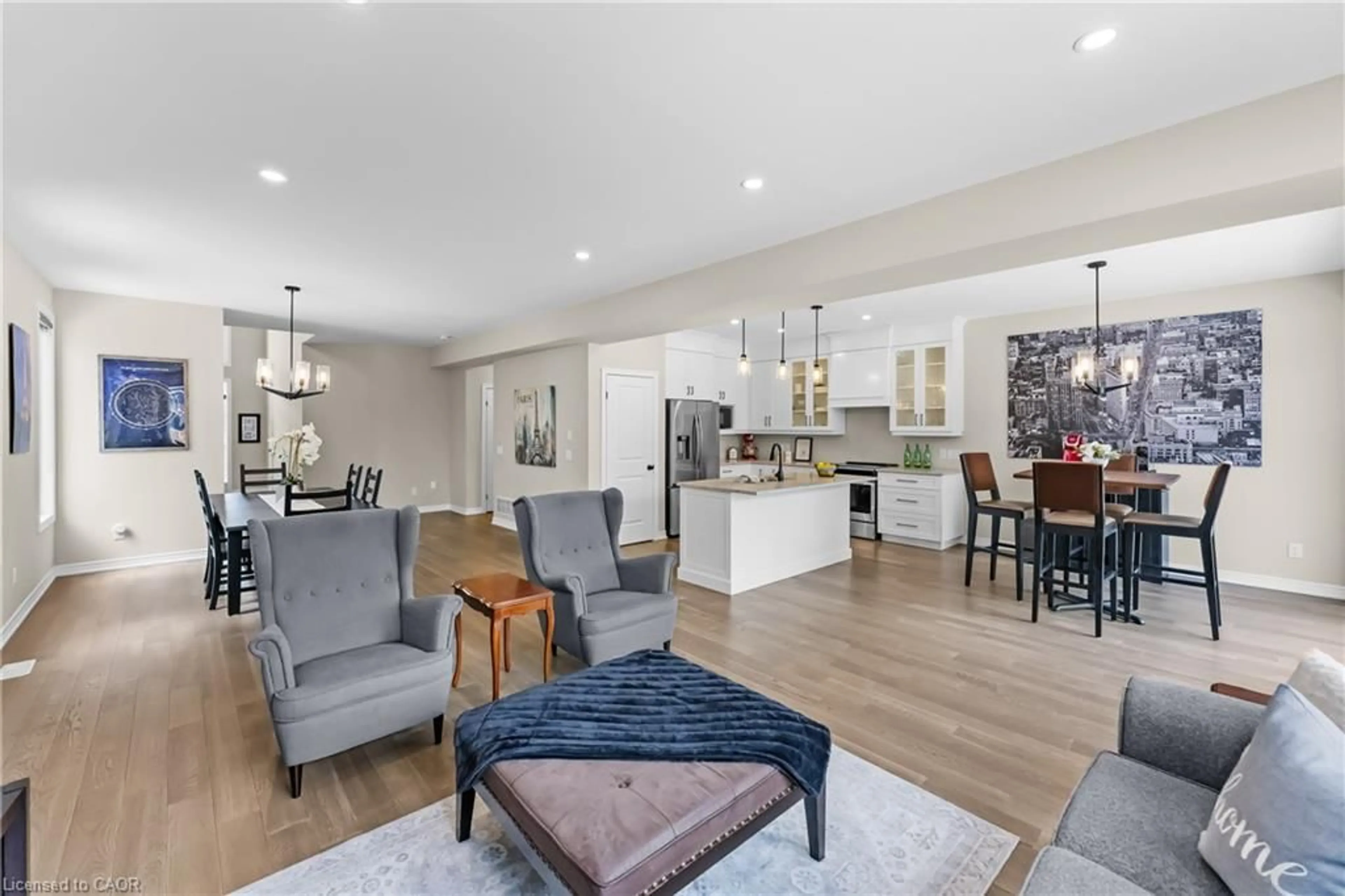 Open concept kitchen, unknown for 153 Susan Dr, Fonthill Ontario L3E 0B2