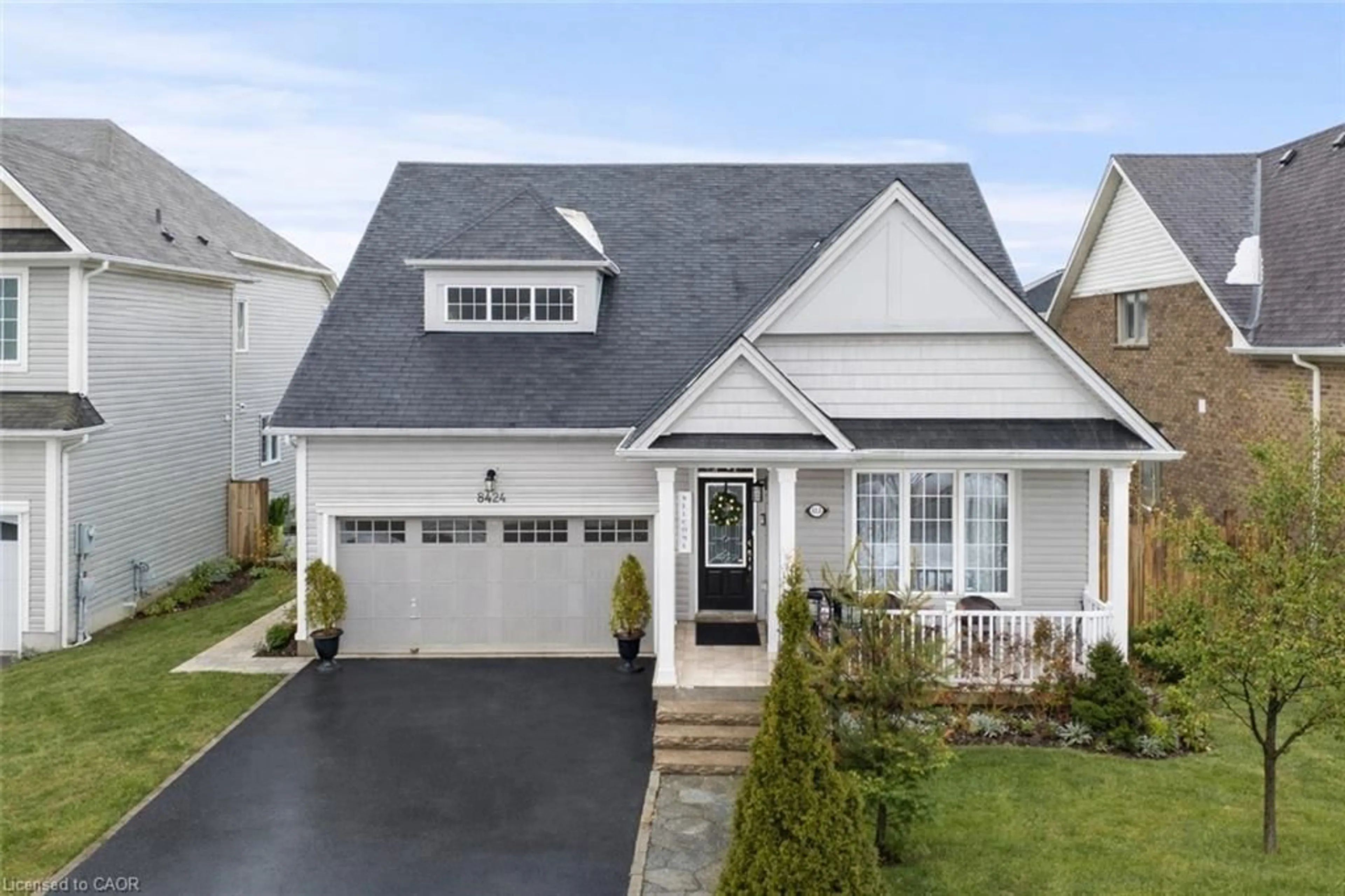 Home with vinyl exterior material, street for 8424 Mulberry Dr, Niagara Falls Ontario L2H 0K4