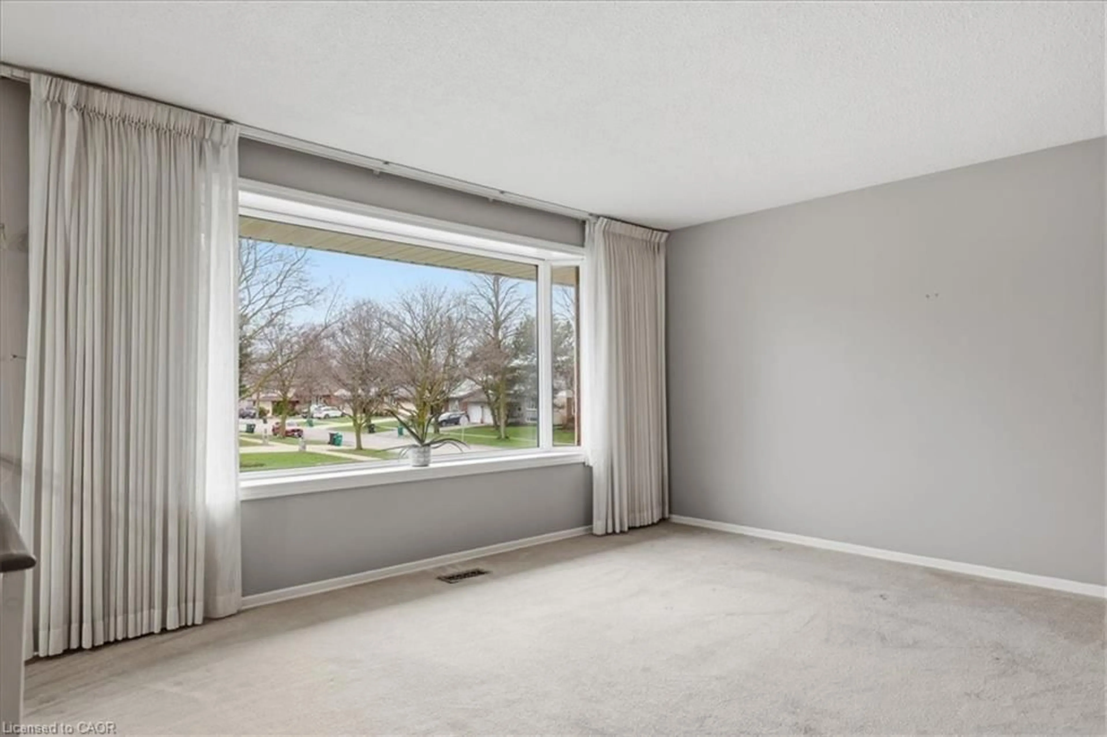 A pic of a room for 94 Colebrook Crt, Kitchener Ontario N2E 1Y8