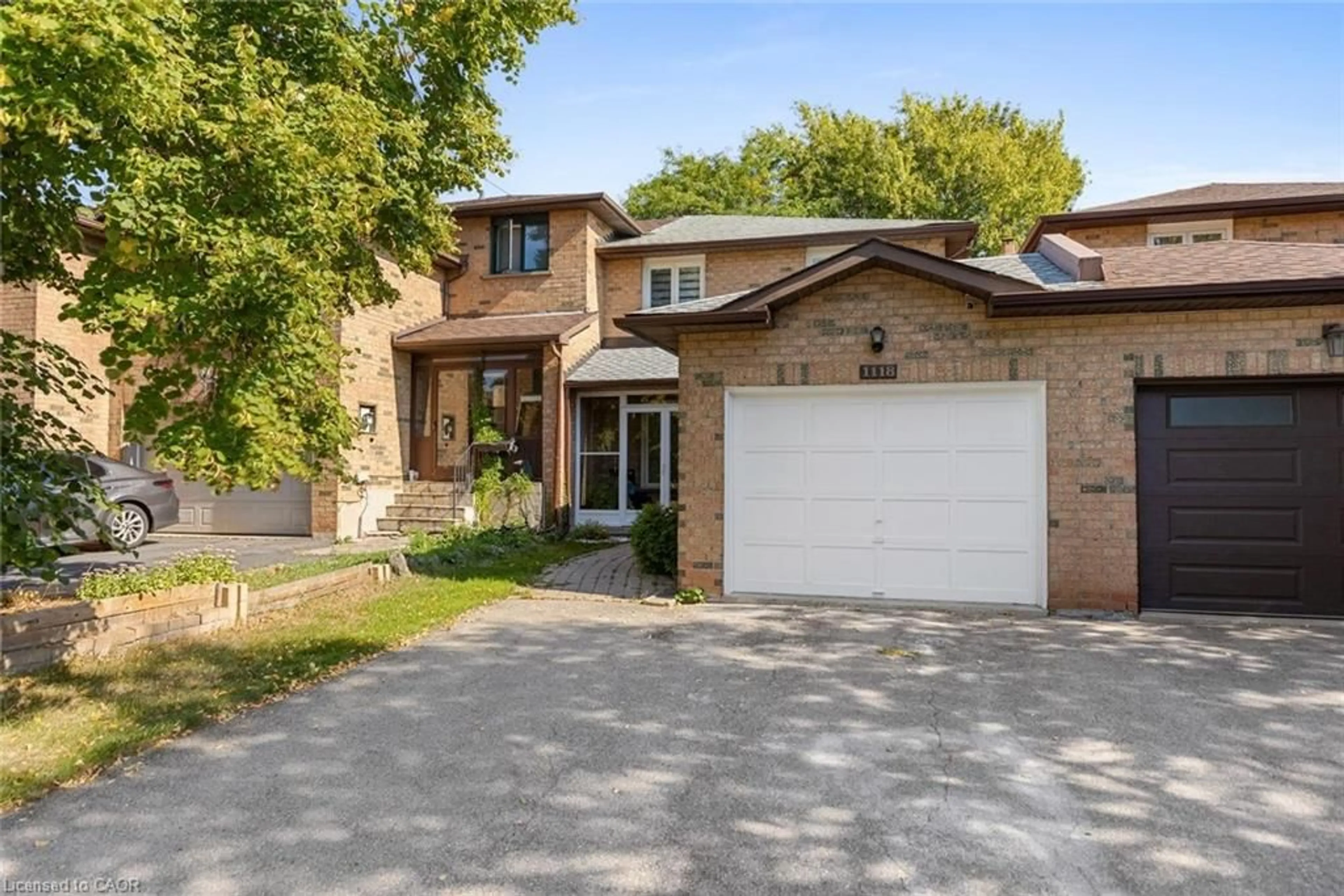 Home with brick exterior material, street for 1118 Avondale Dr, Oakville Ontario L6H 5L4