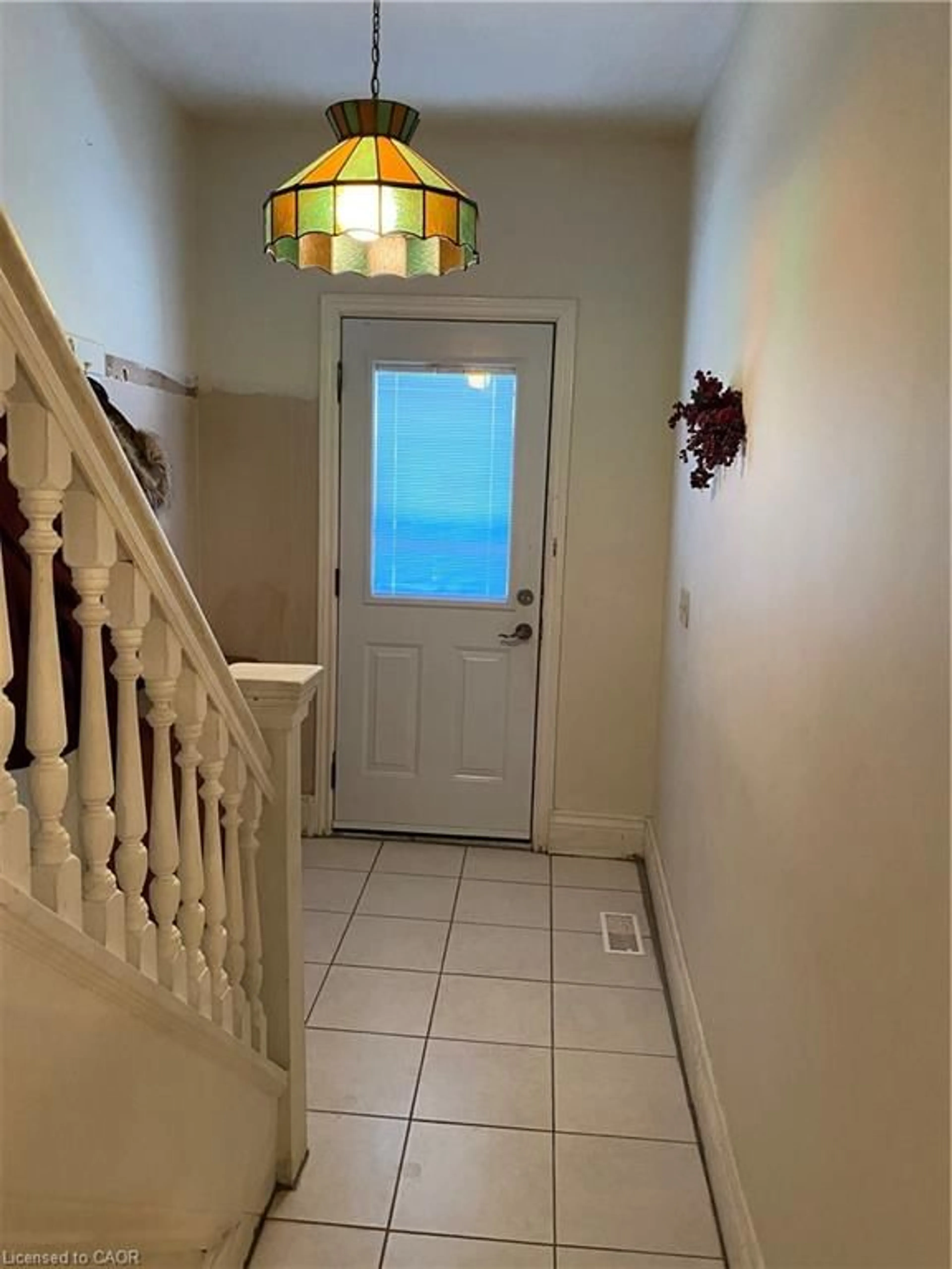 Indoor entryway for 126 Gibson Ave, Hamilton Ontario L8L 6J8