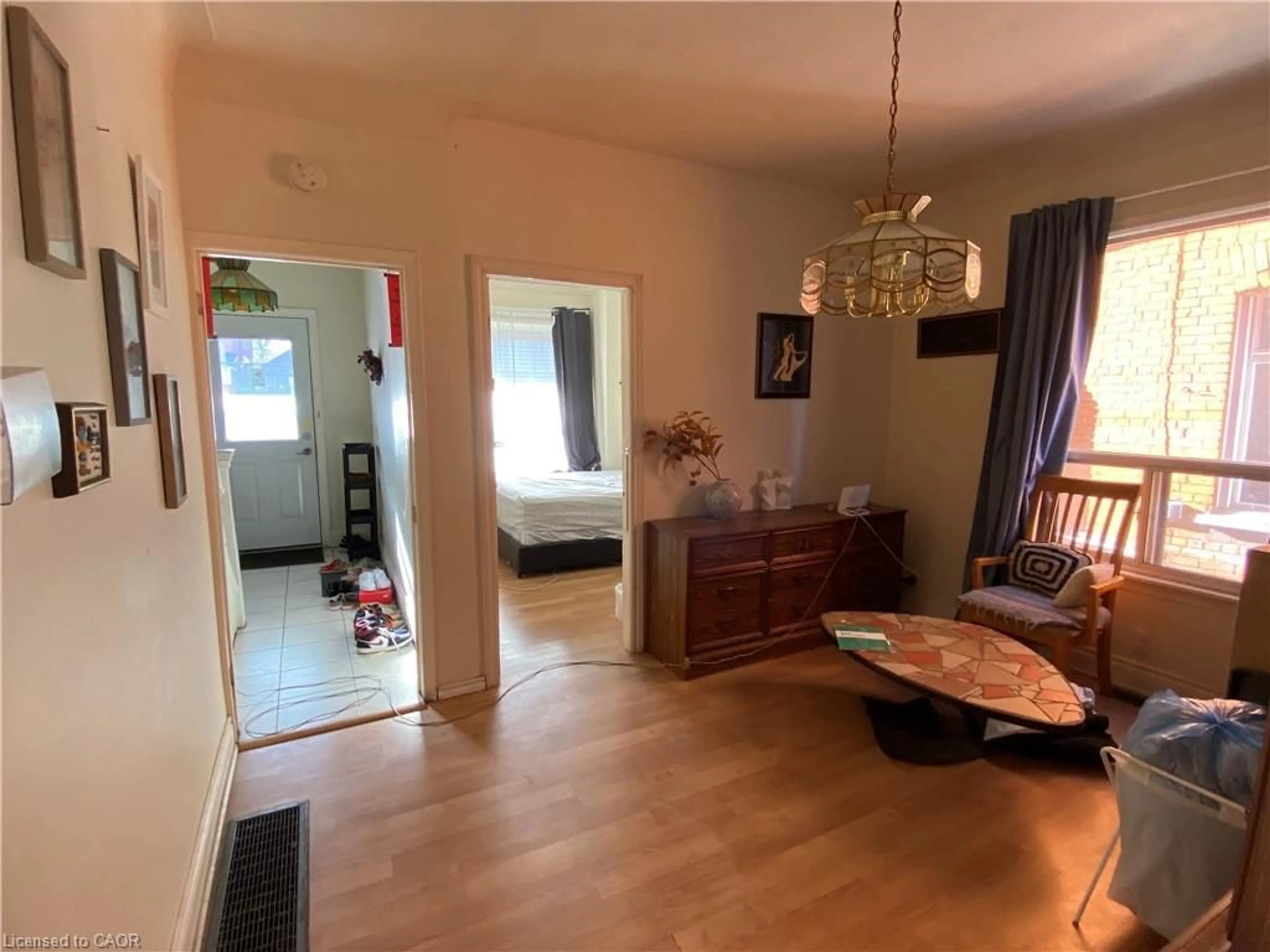 A pic of a room for 126 Gibson Ave, Hamilton Ontario L8L 6J8