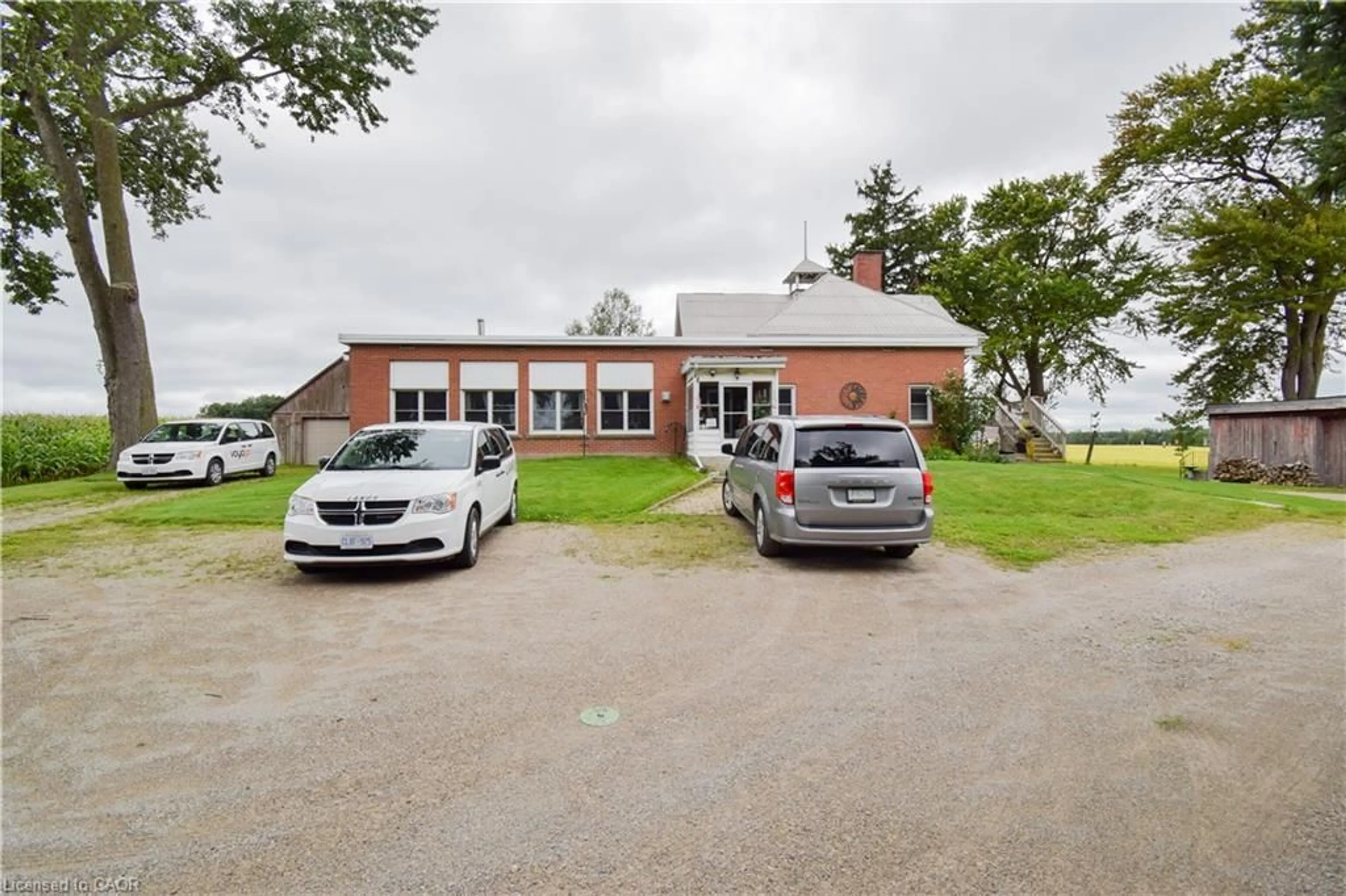 A pic from outside/outdoor area/front of a property/back of a property/a pic from drone, building for 334789 33rd Line, South-West Oxford (Twp) Ontario N5C 3J5