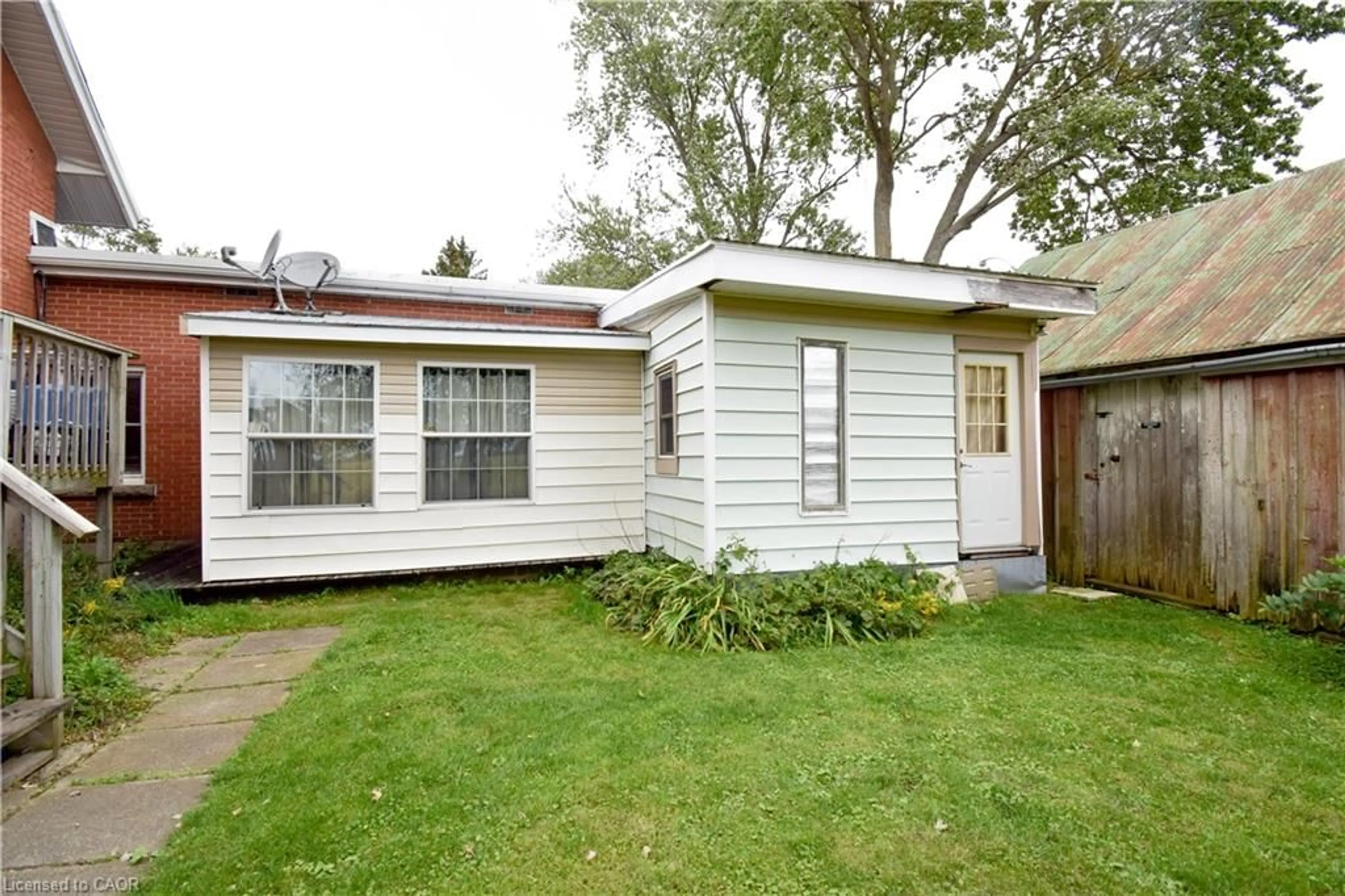 Home with vinyl exterior material, street for 334789 33rd Line, South-West Oxford (Twp) Ontario N5C 3J5