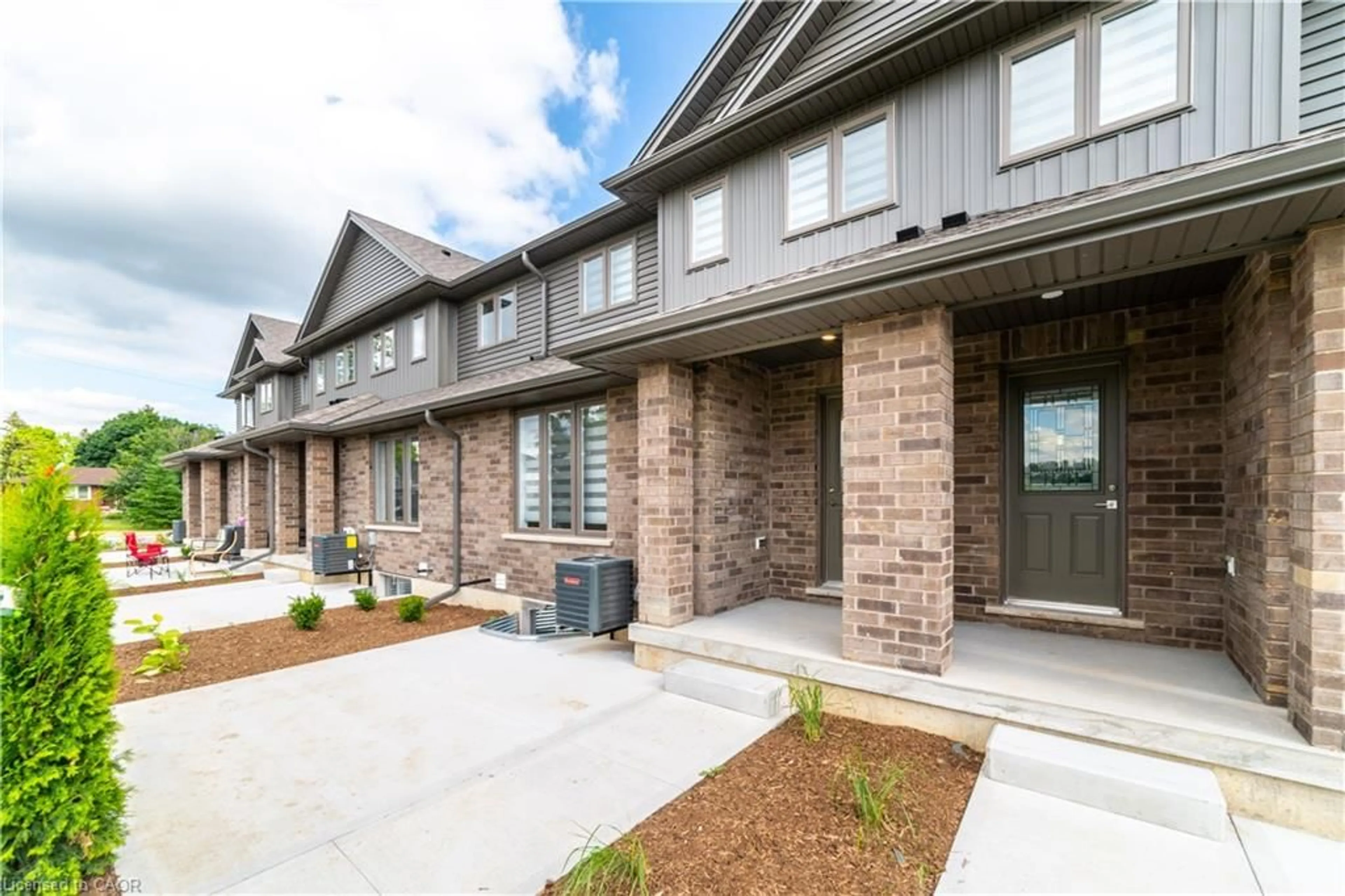 Home with brick exterior material, street for 29 Schuyler St #4, Paris Ontario N3L 0J2