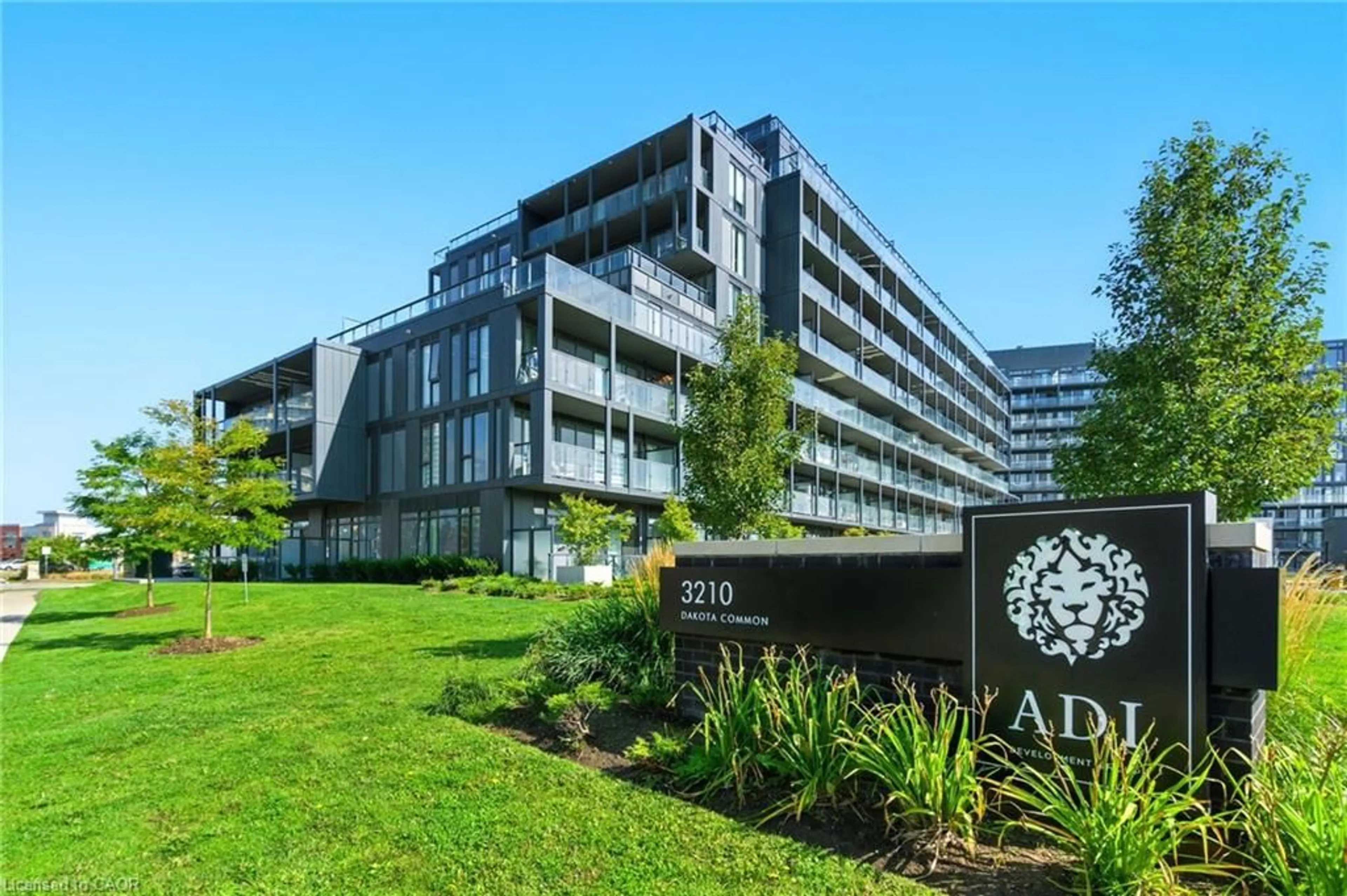 Indoor foyer for 3210 Dakota Common #A814, Burlington Ontario L7M 2A8