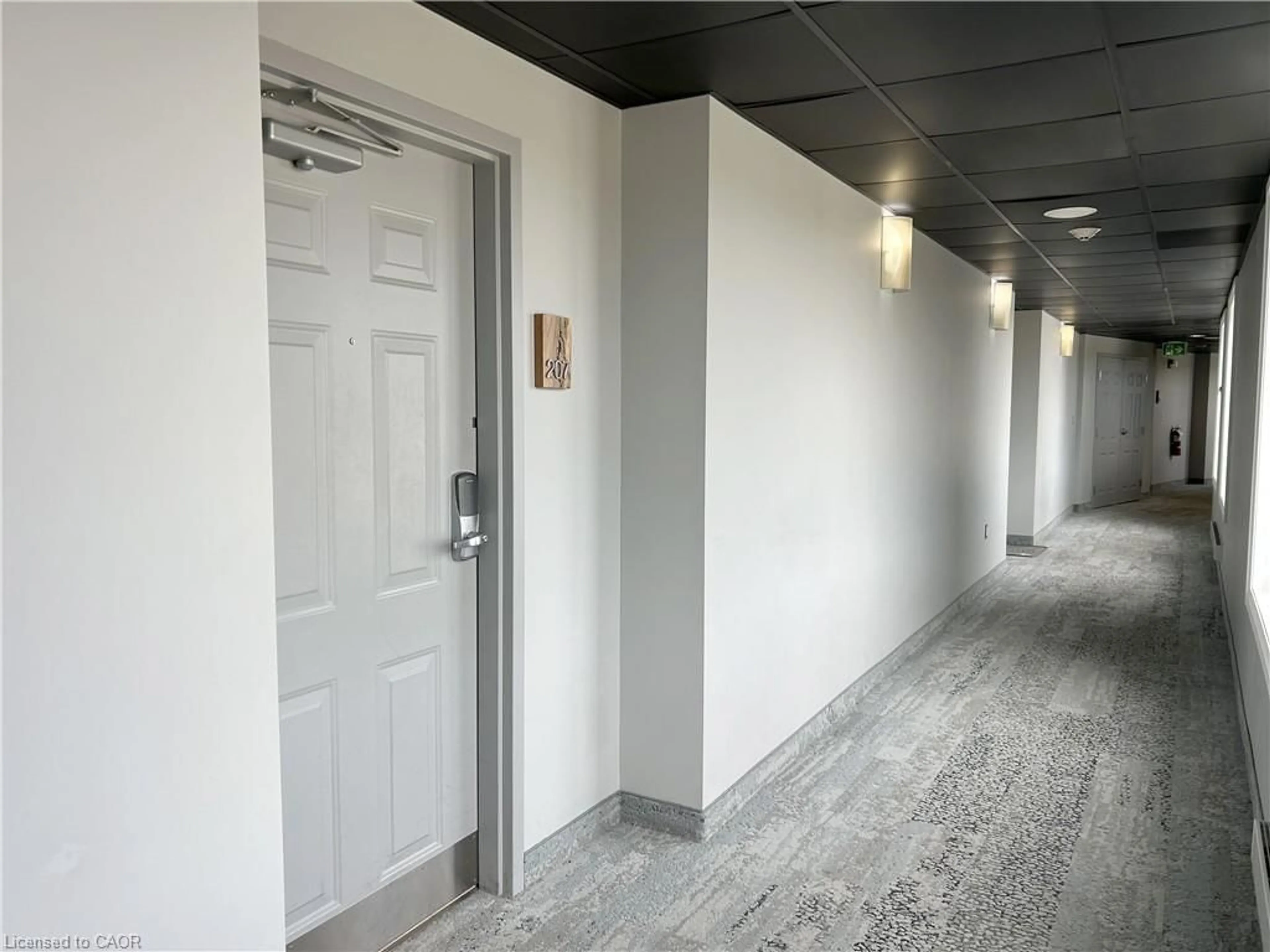 Indoor foyer for 12 Erie Blvd #207, Long Point Ontario N0E 1M0