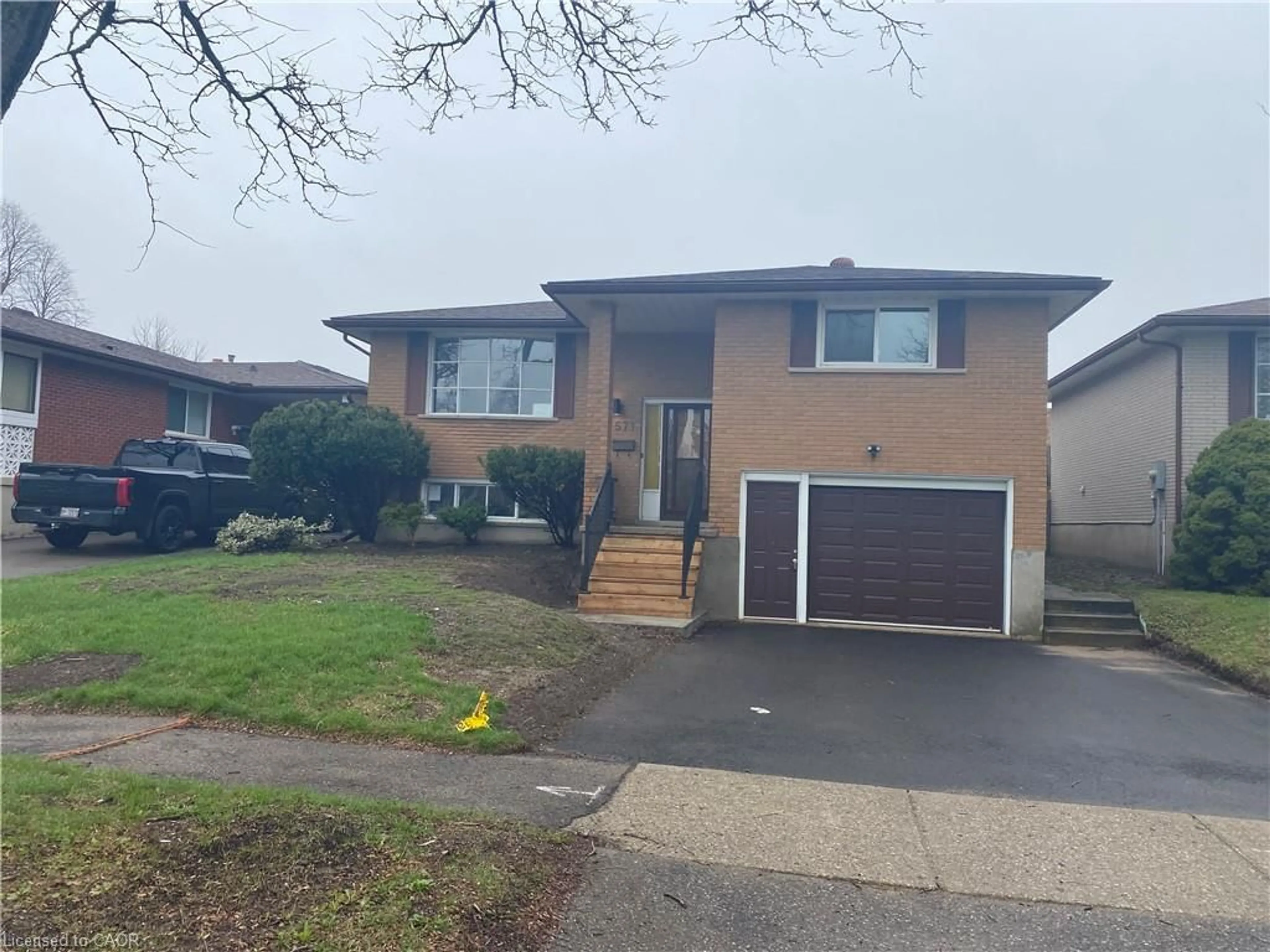 Unknown for 571 Highpoint Ave, Waterloo Ontario N2L 4Z2